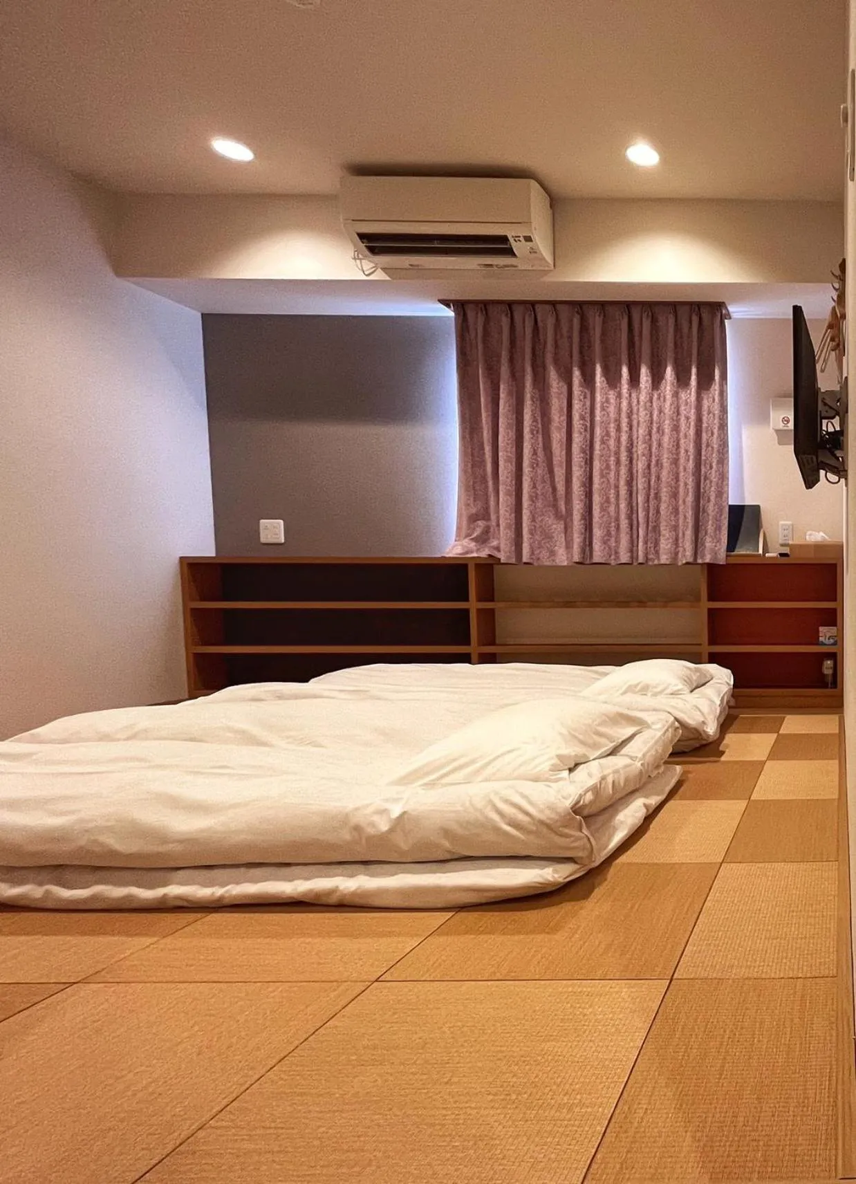 Bed in Kansai Seaside Hotel