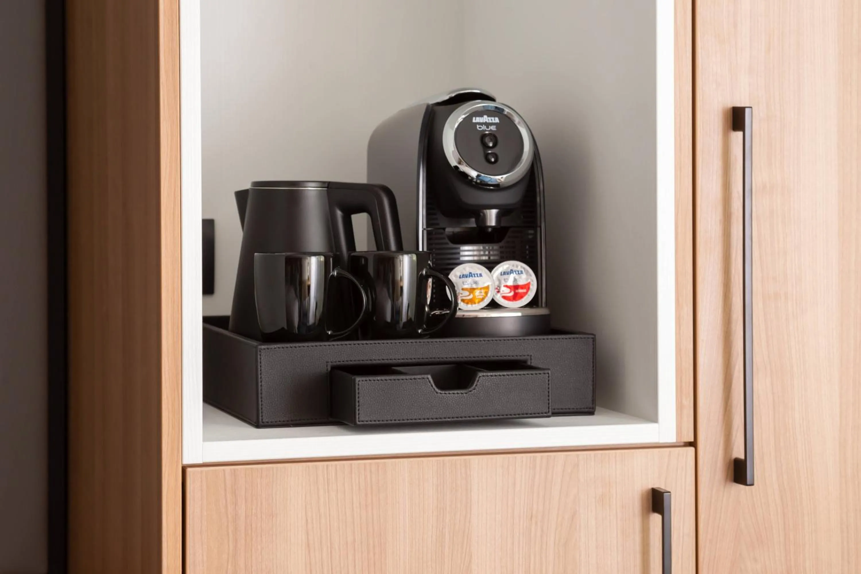 Photo of the whole room in Courtyard by Marriott Bucharest Floreasca