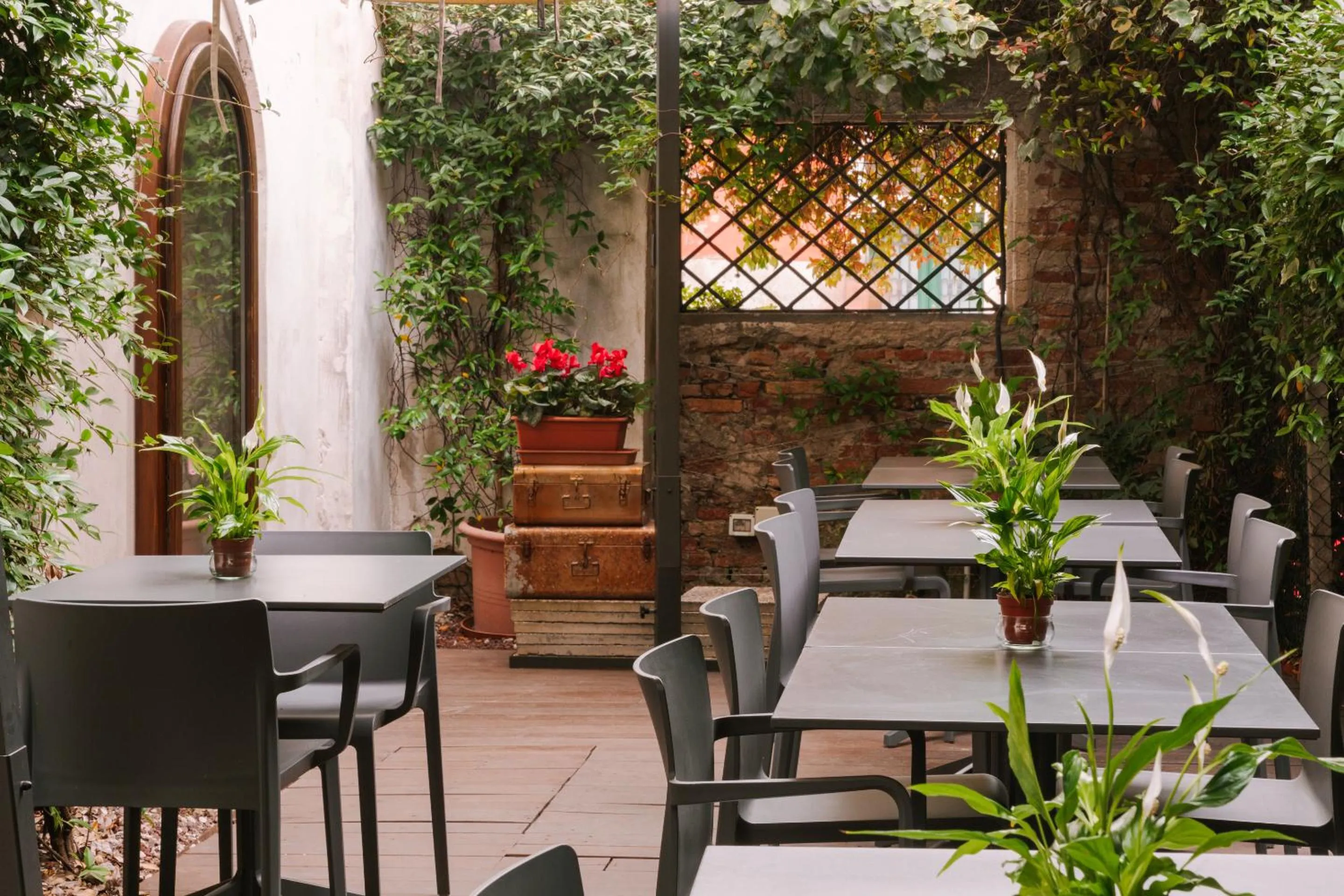 Inner courtyard view in iH Hotels Venezia Salute Palace