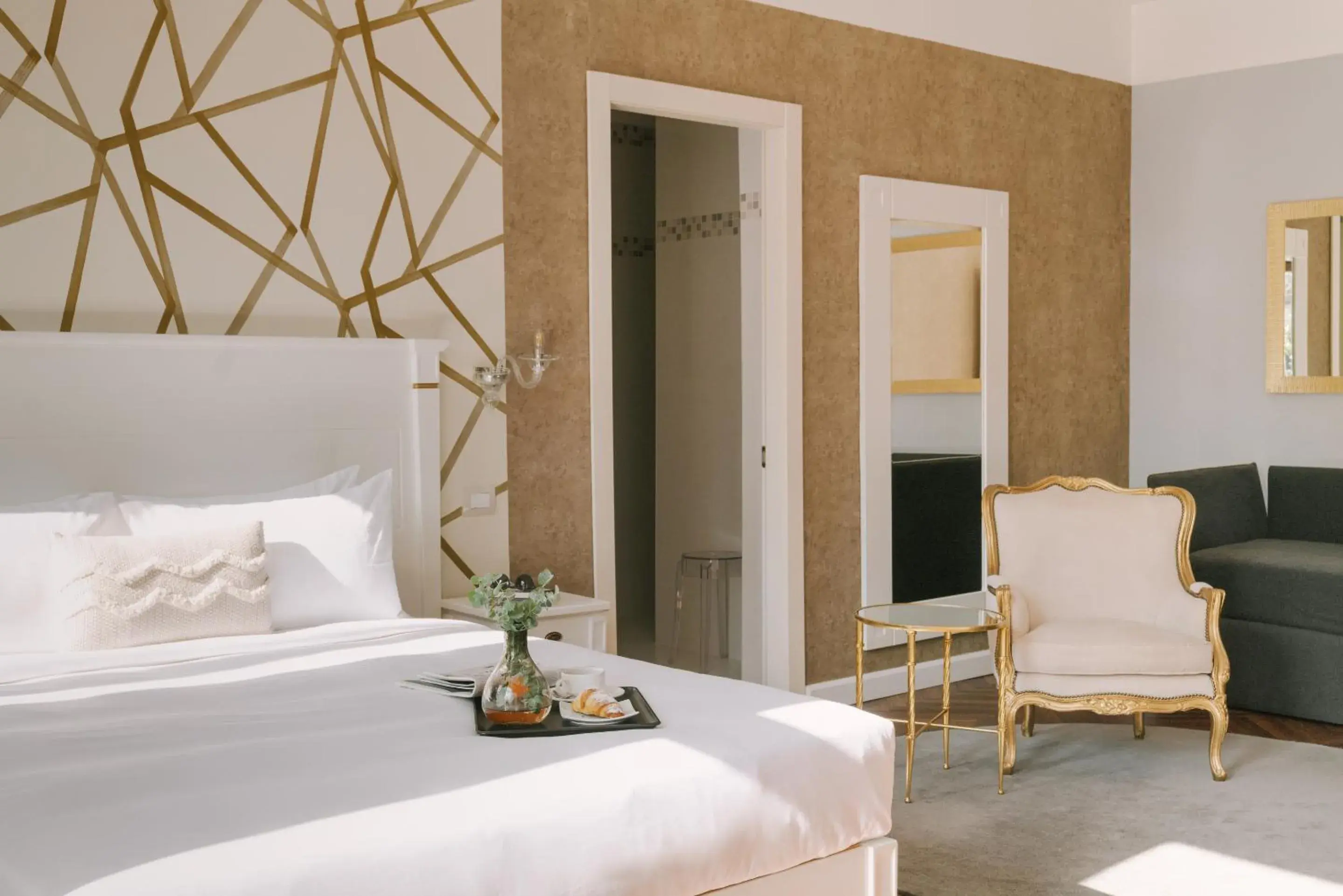 Bedroom, Bed in iH Hotels Venezia Salute Palace Bedroom, Bed in iH Hotels Venezia Salute Palace