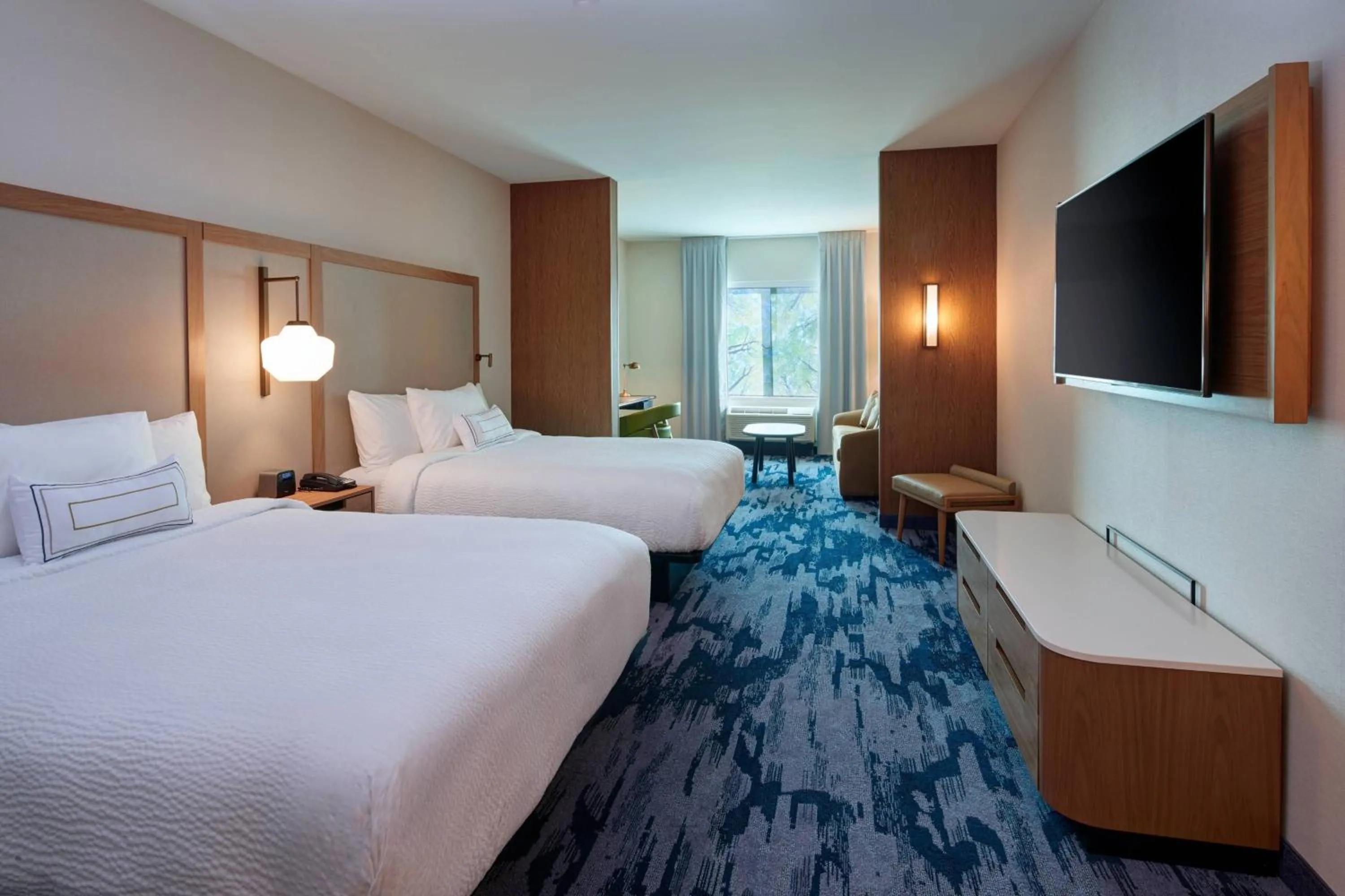 Photo of the whole room, Bed in Fairfield Inn & Suites by Marriott Midland