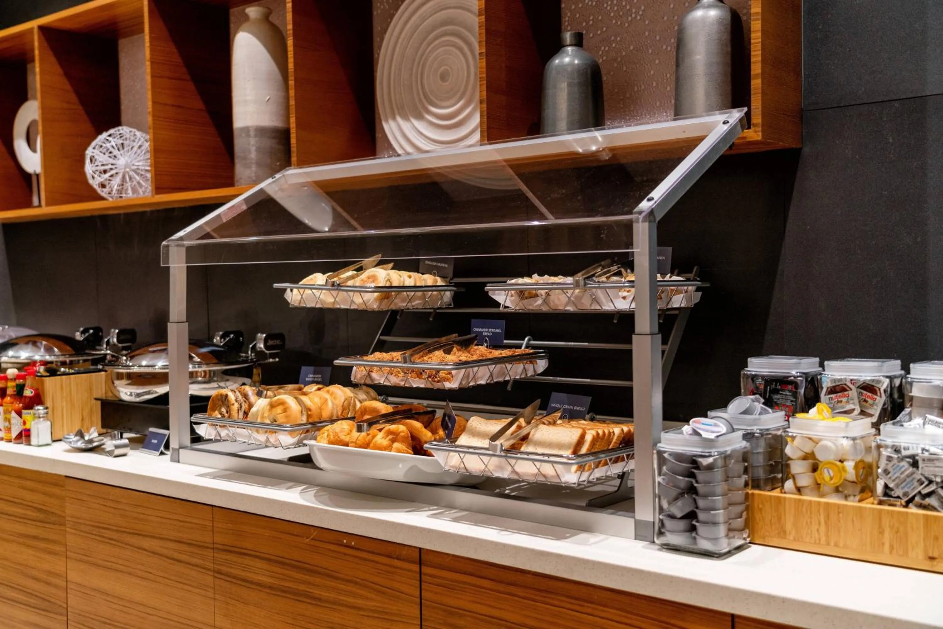 Breakfast in SpringHill Suites by Marriott Oakland Airport