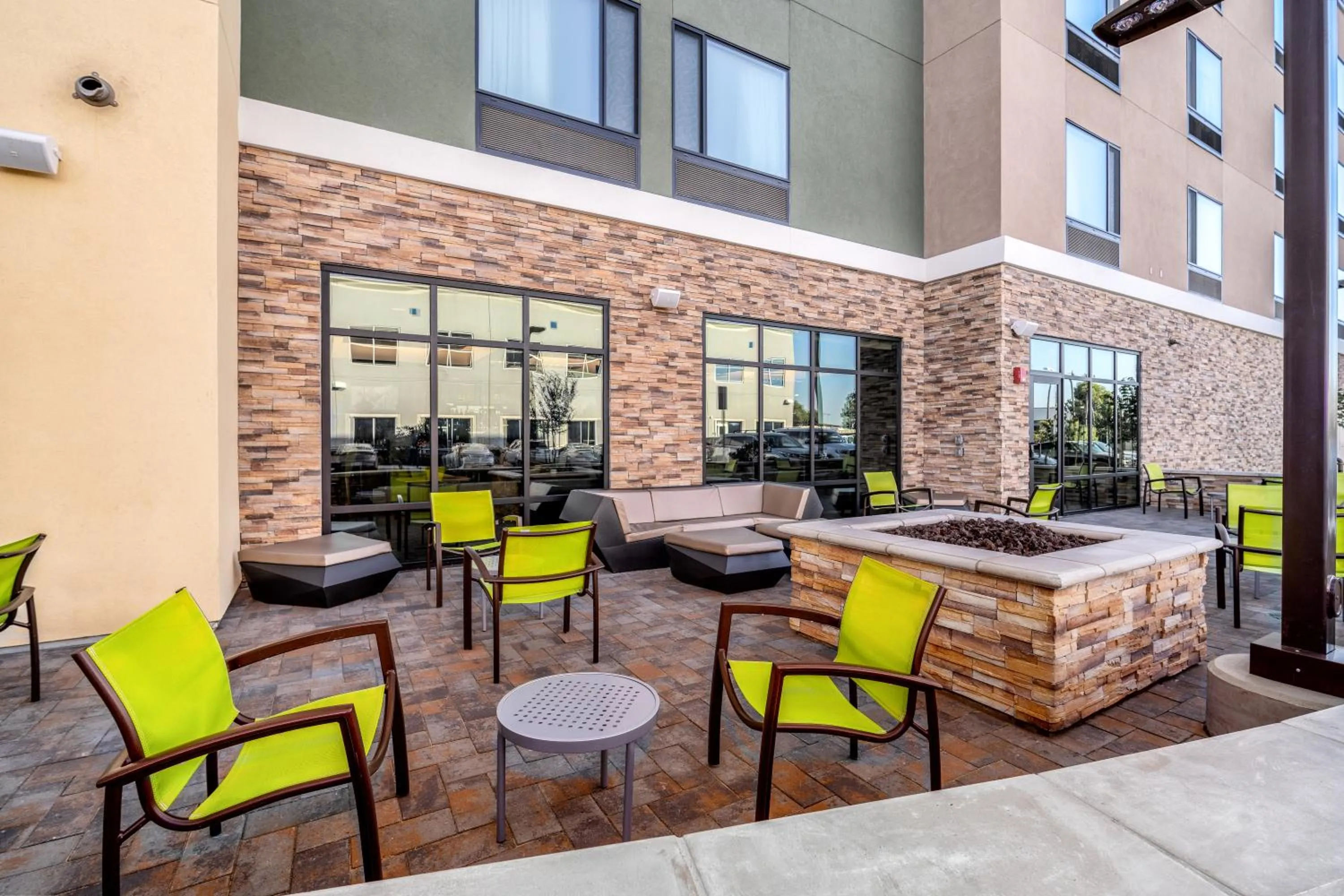 Property building in SpringHill Suites by Marriott Oakland Airport