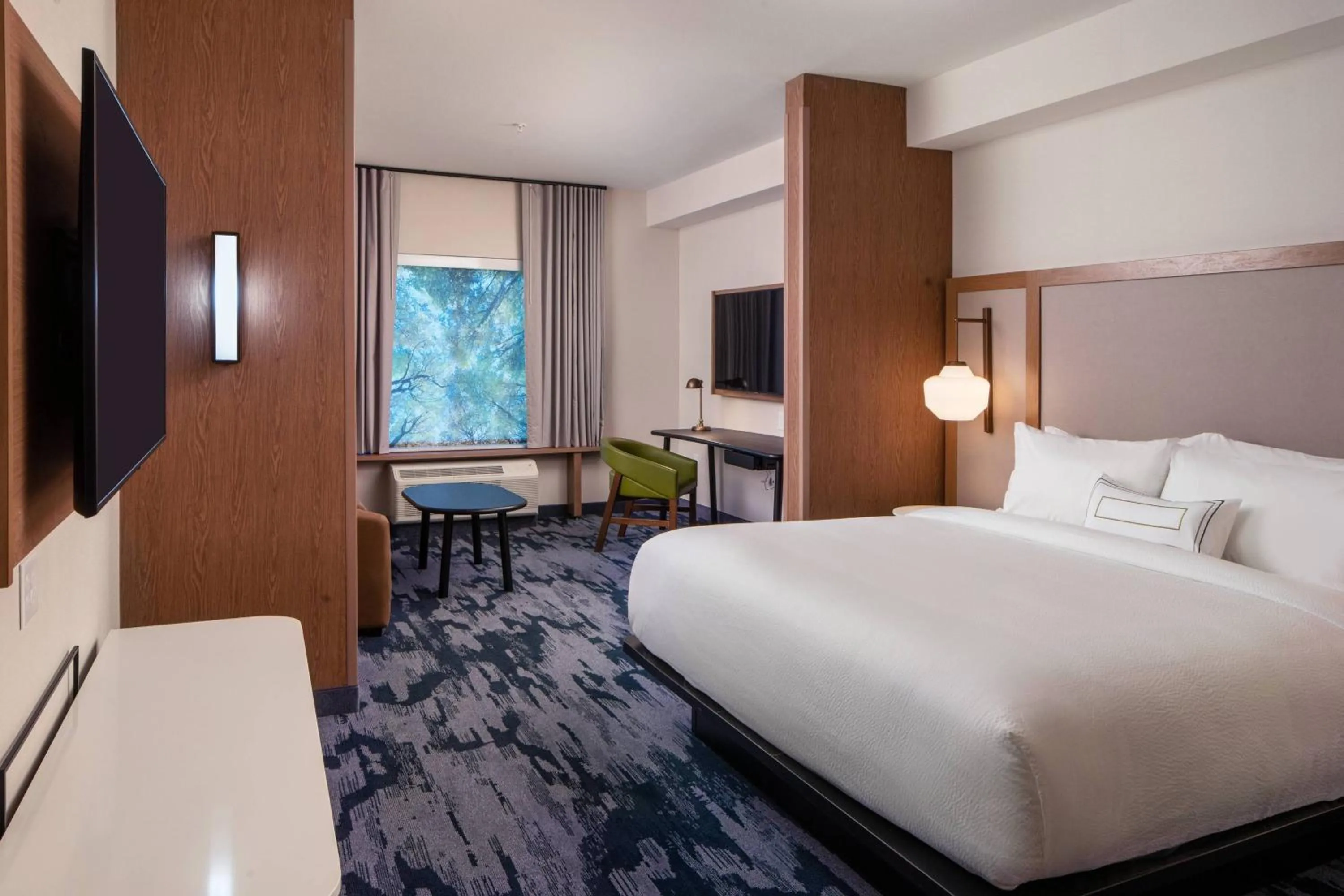 Photo of the whole room, Bed in Fairfield by Marriott Inn & Suites Pensacola Pine Forest