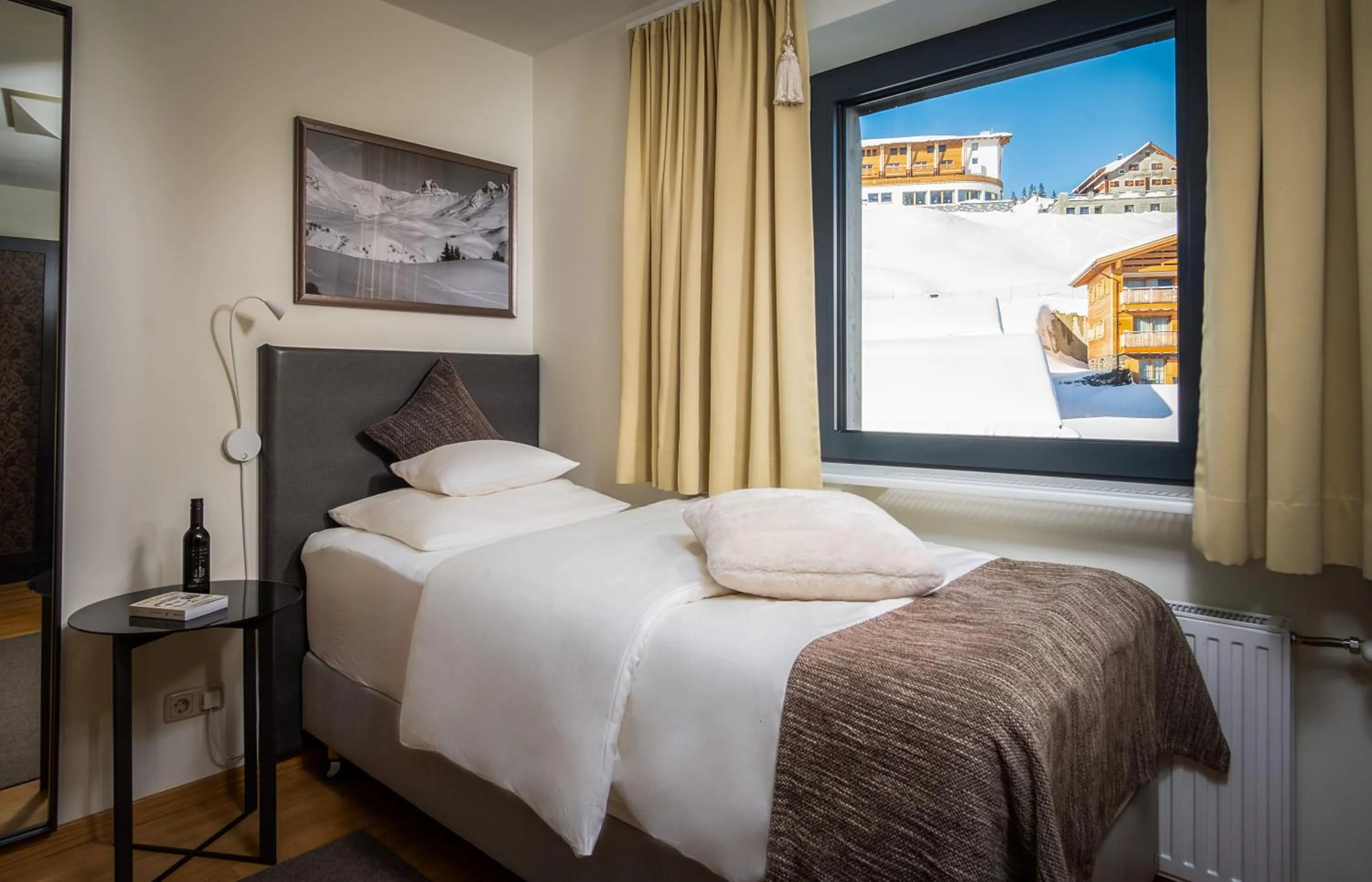 Photo of the whole room, Bed in Hotel Bergkristall Oberlech