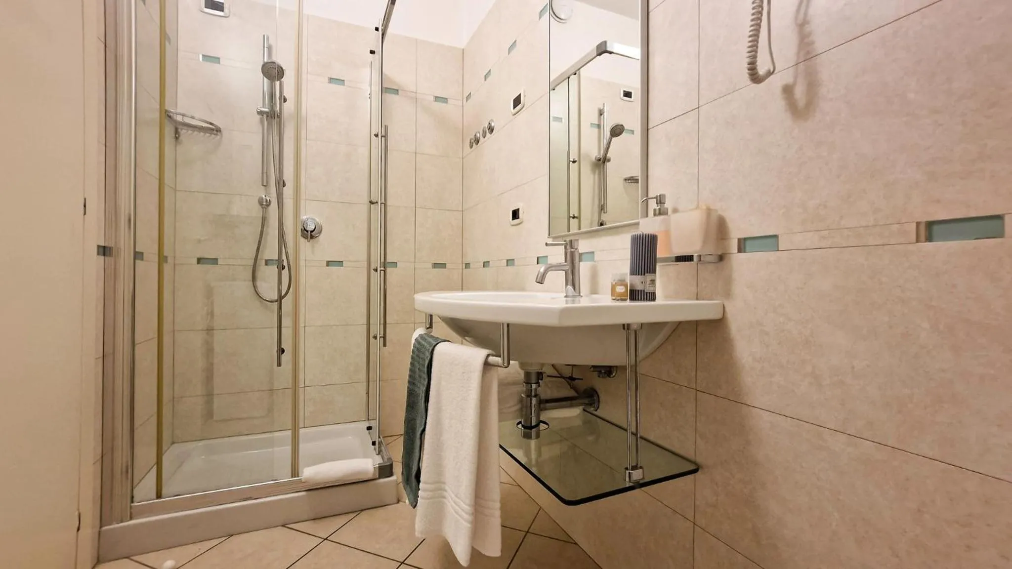 Shower in Ashanti Aparthotel Wellness&Spa