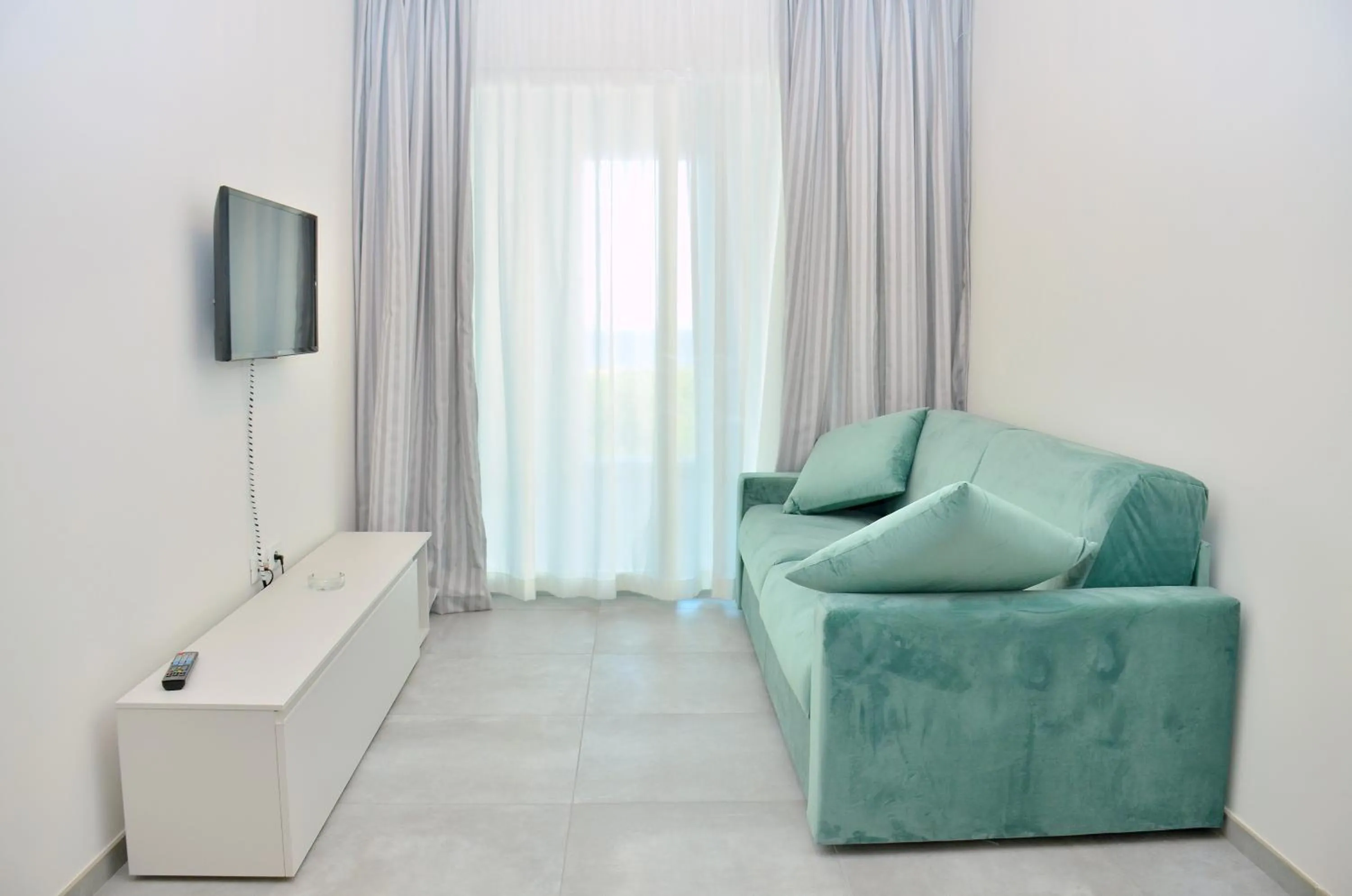 TV and multimedia in Ashanti Aparthotel Wellness&Spa