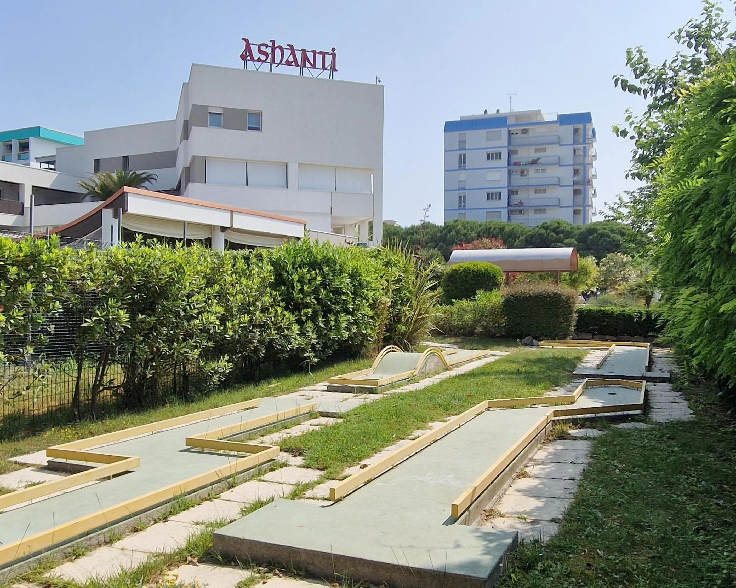 Minigolf in Ashanti Aparthotel Wellness&Spa