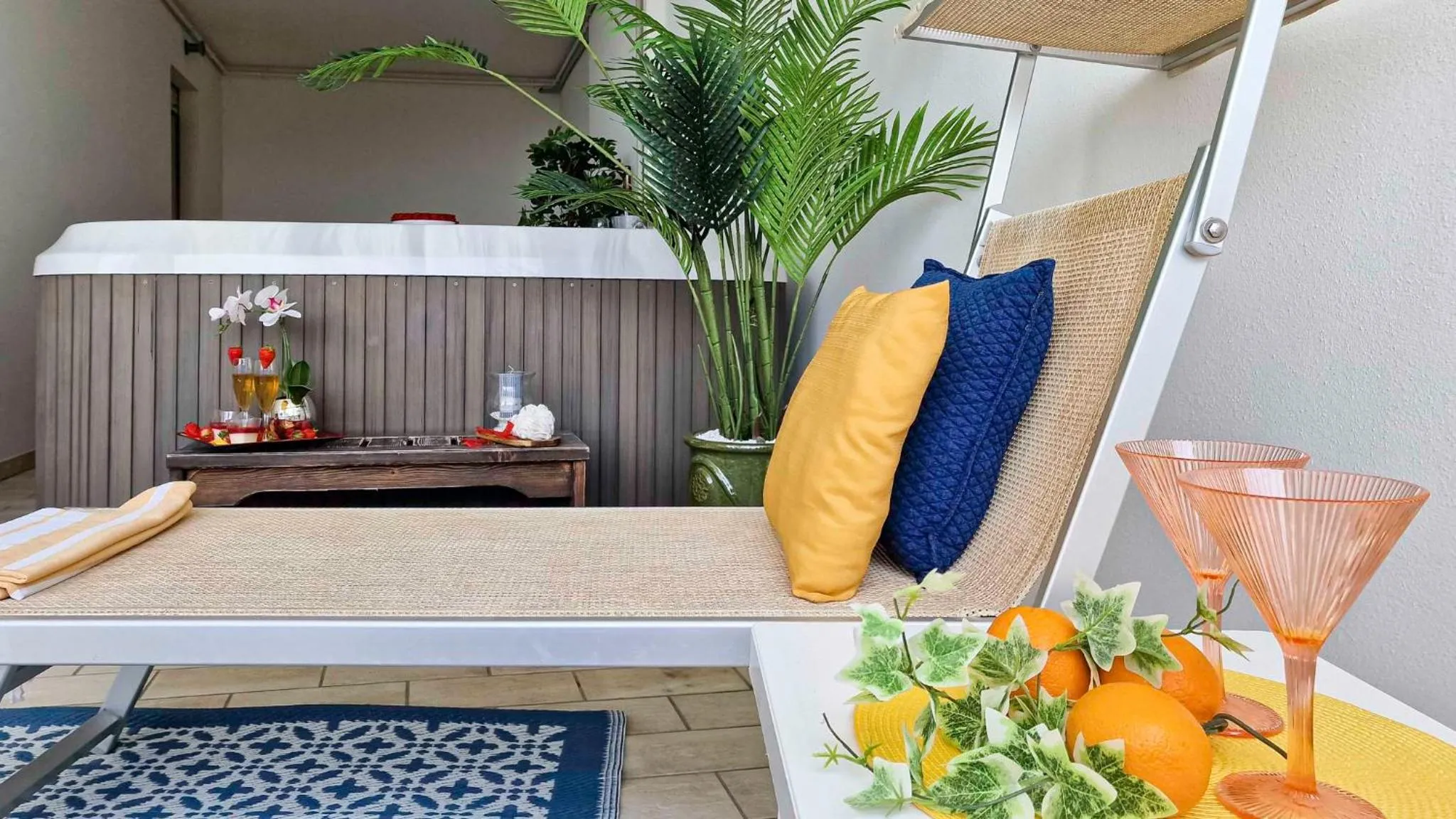Hot Tub in Ashanti Aparthotel Wellness&Spa