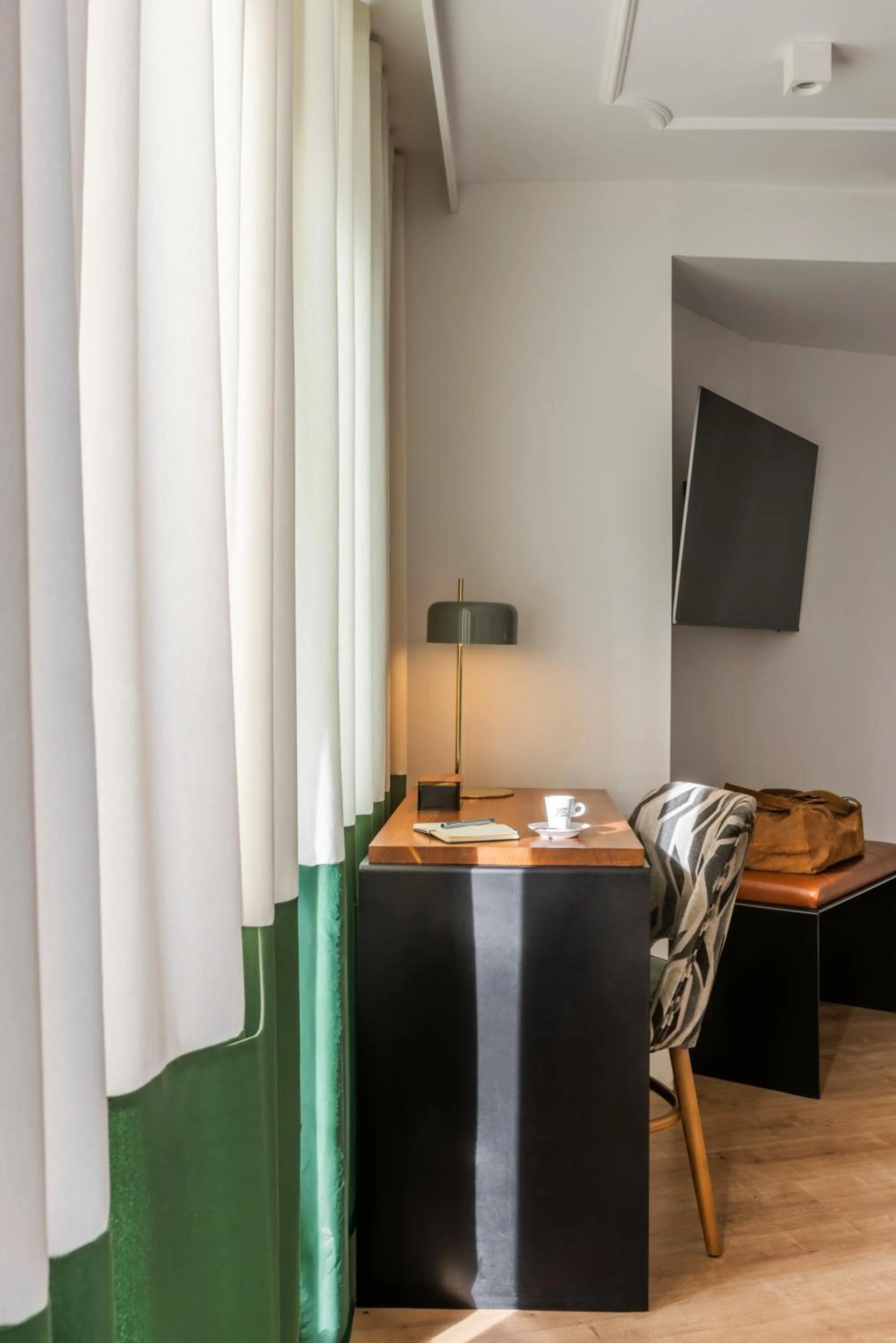 Photo of the whole room in Room Mate Cosmo - City Centre, Valencia