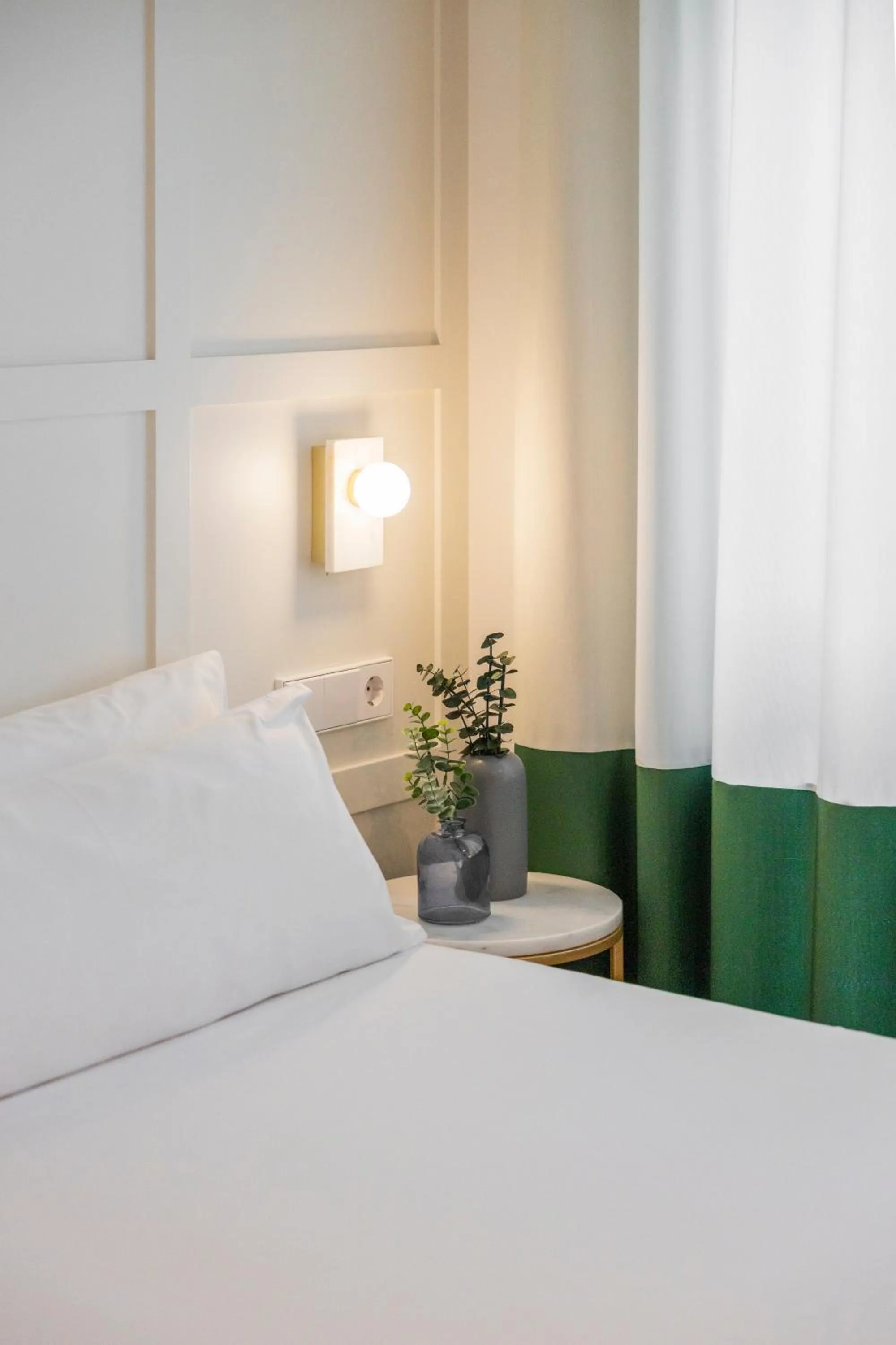 Bed in Room Mate Cosmo - City Centre, Valencia