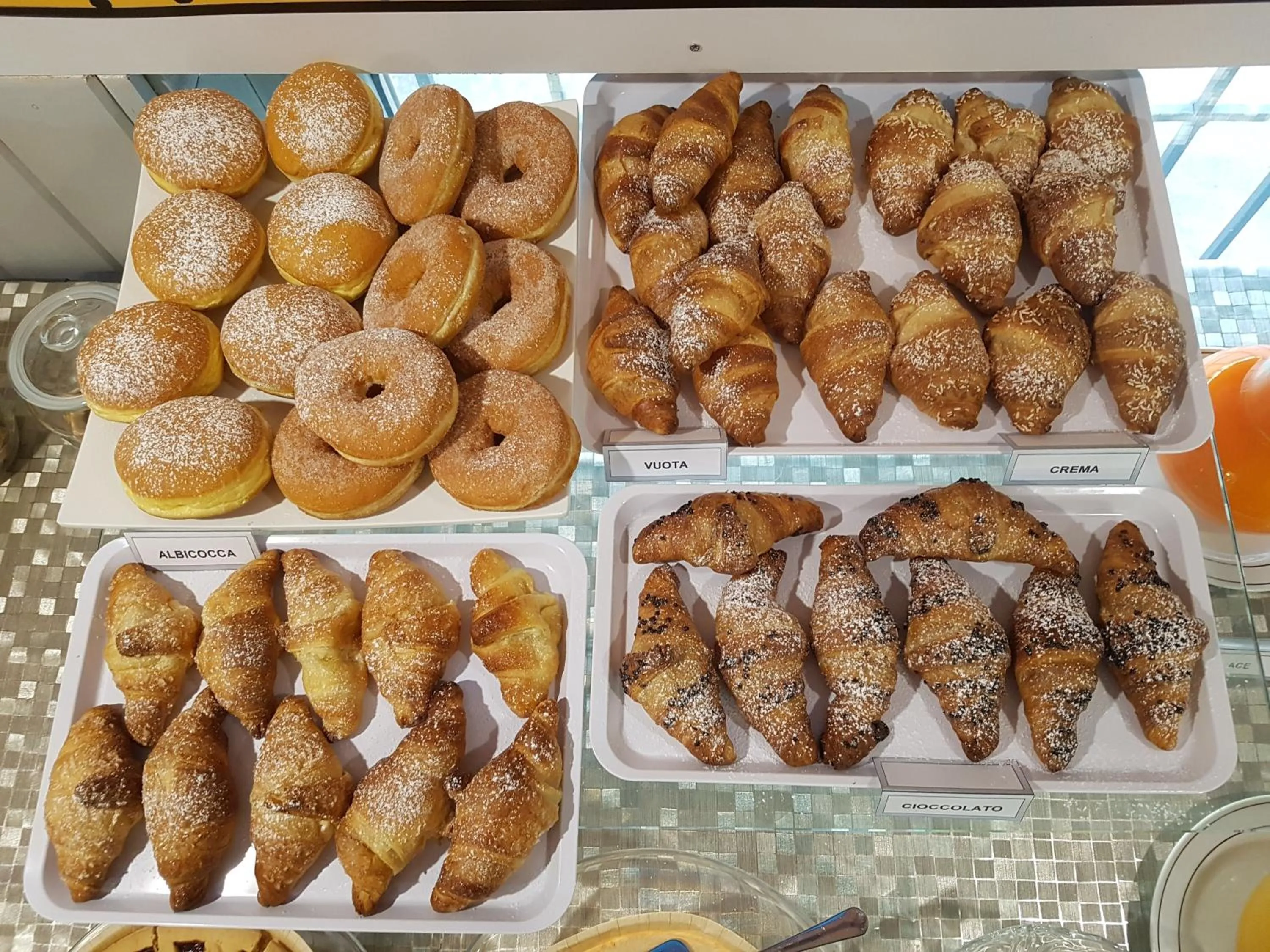 Food and drinks in Blue Hotel