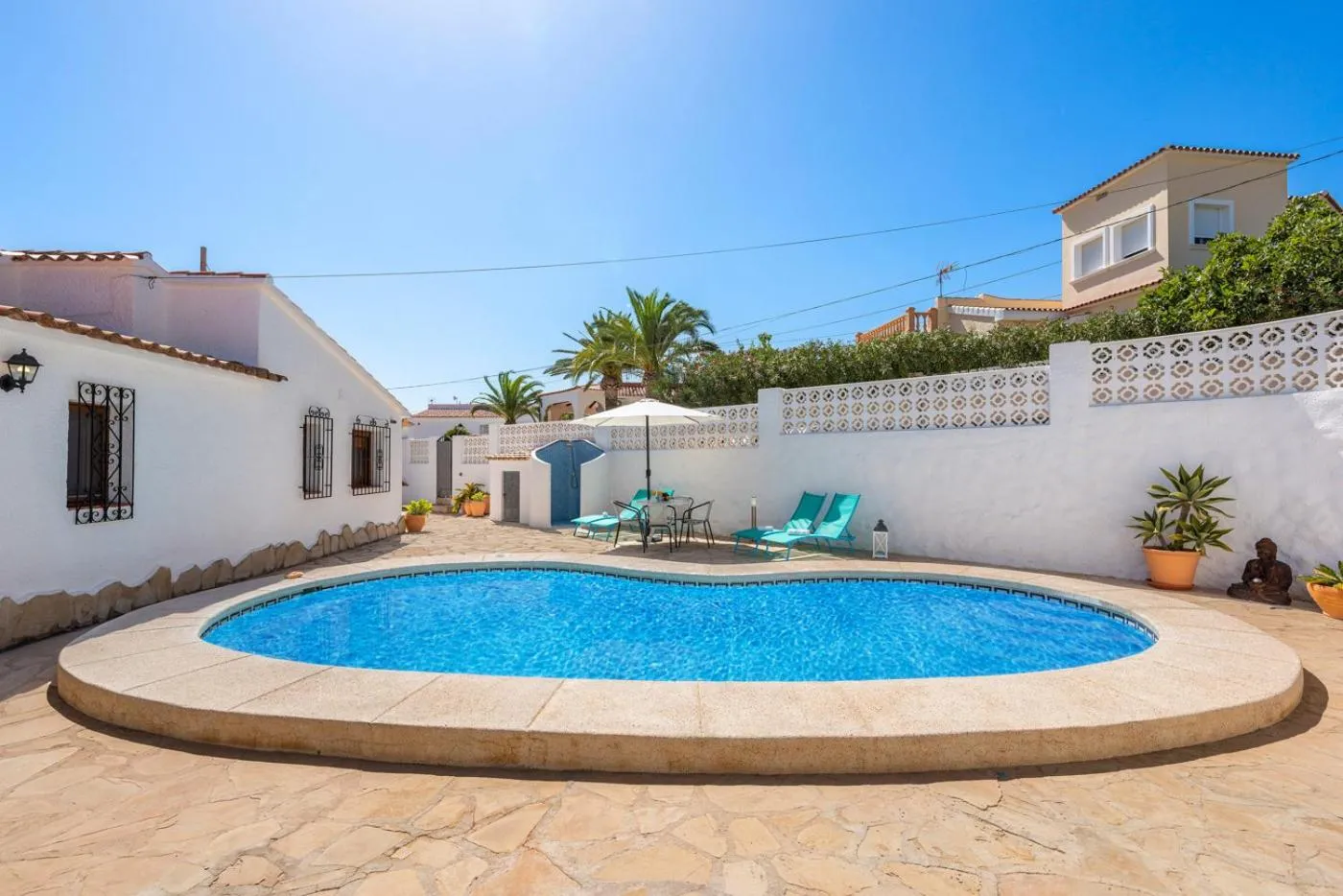 Swimming pool in Villa Maeva - PlusHolidays