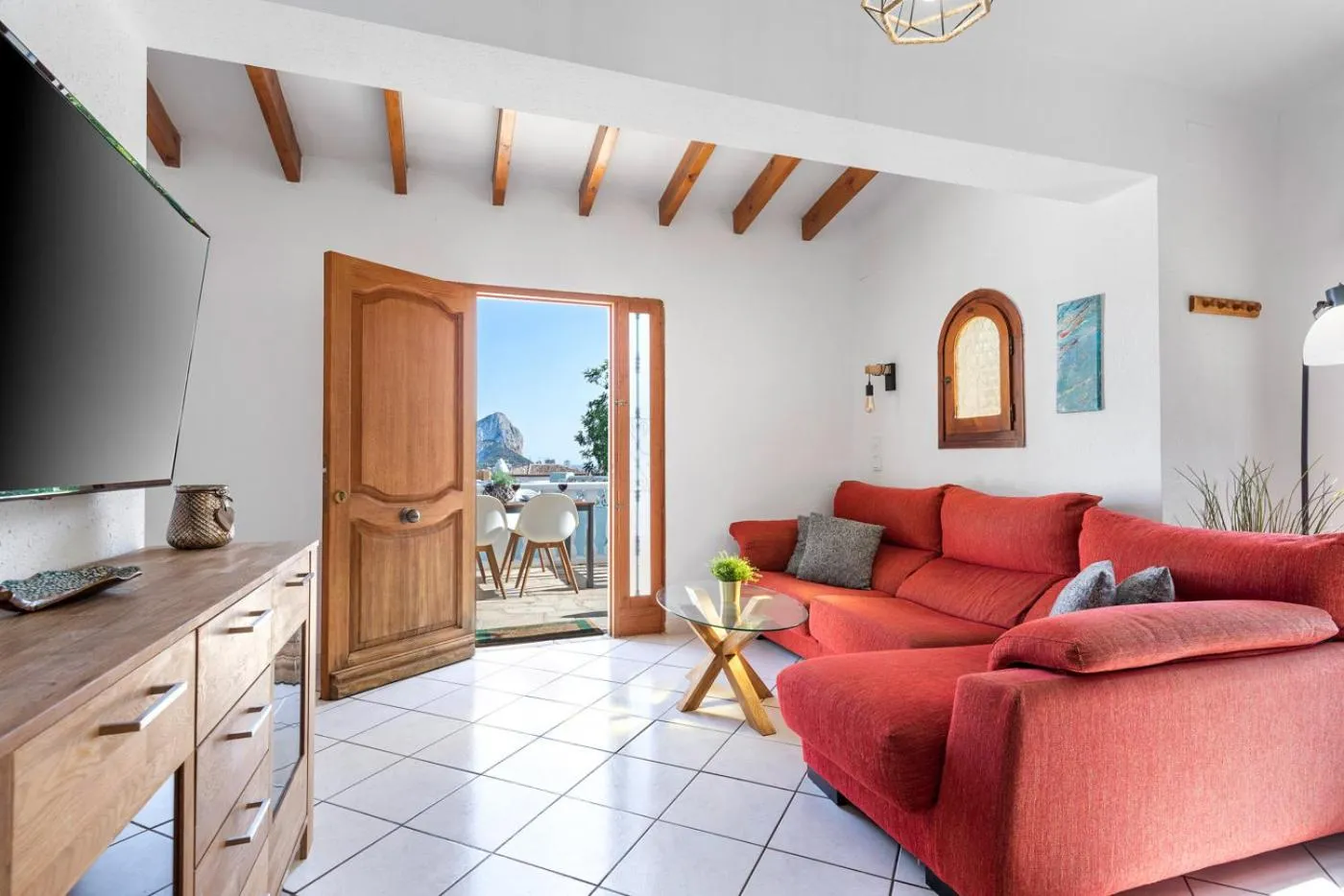 Communal lounge/ TV room in Villa Maeva - PlusHolidays