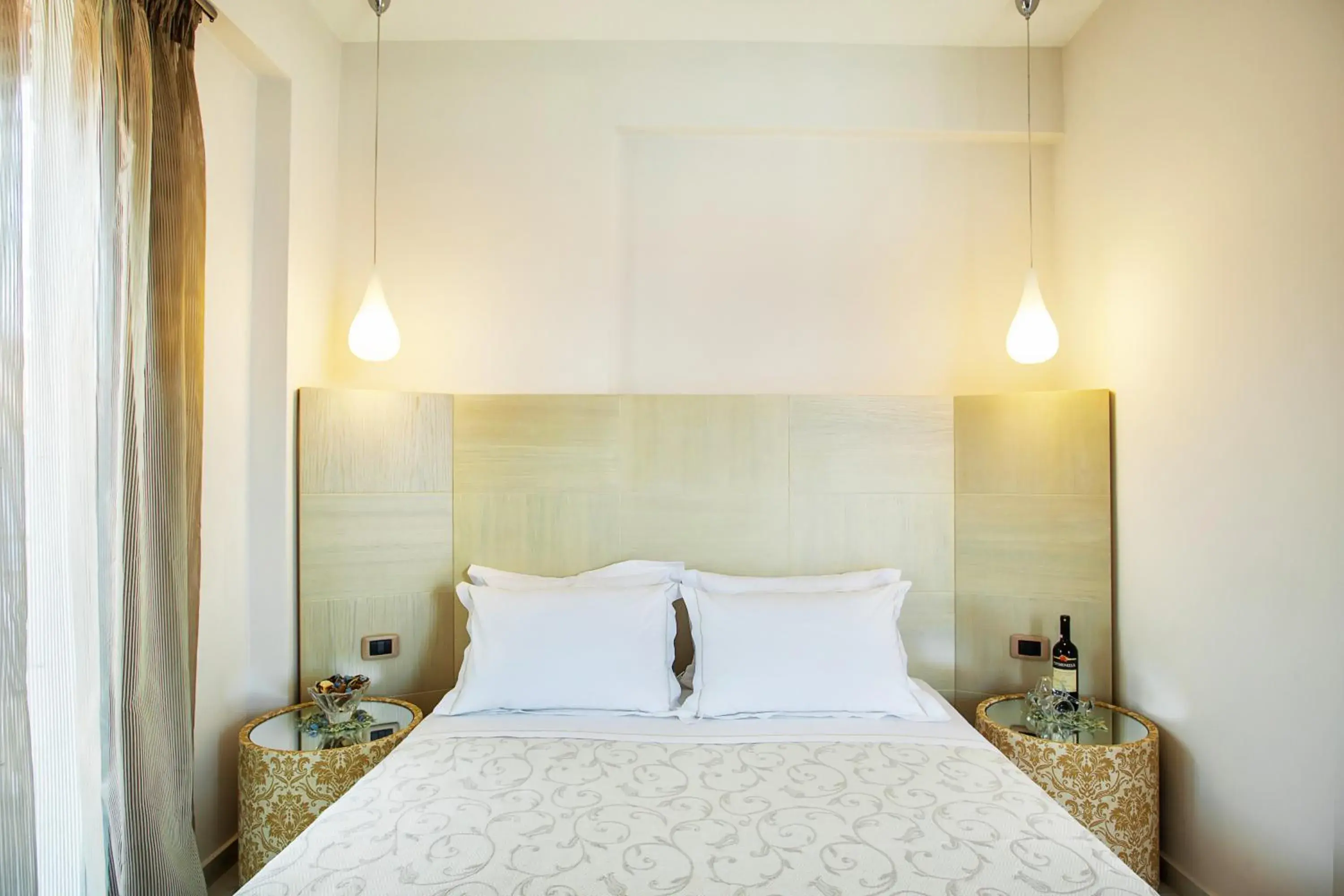 Bedroom, Bed in Core Hotel Bedroom, Bed in Core Hotel