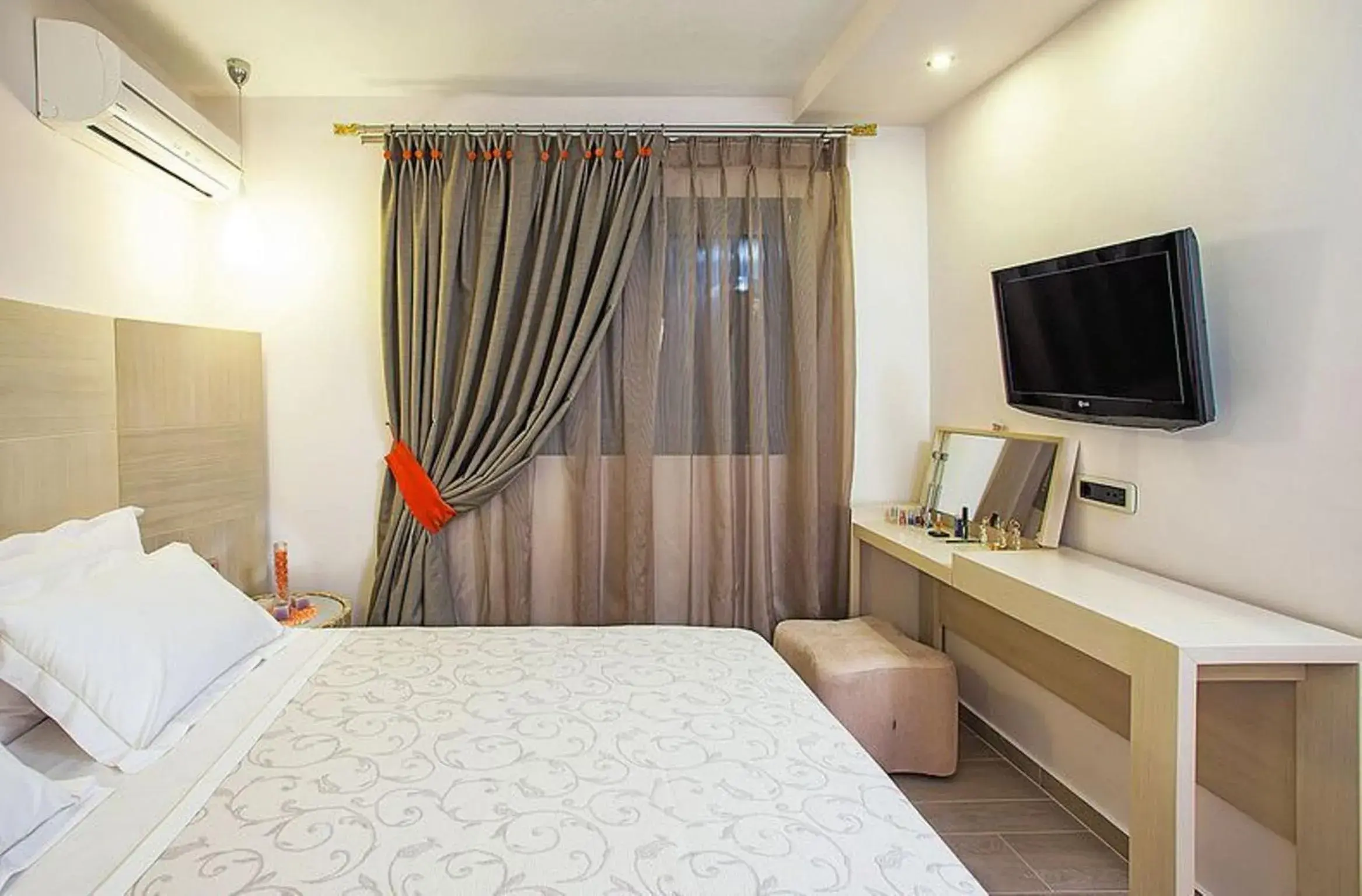 Bedroom, Bed in Core Hotel Bedroom, Bed in Core Hotel