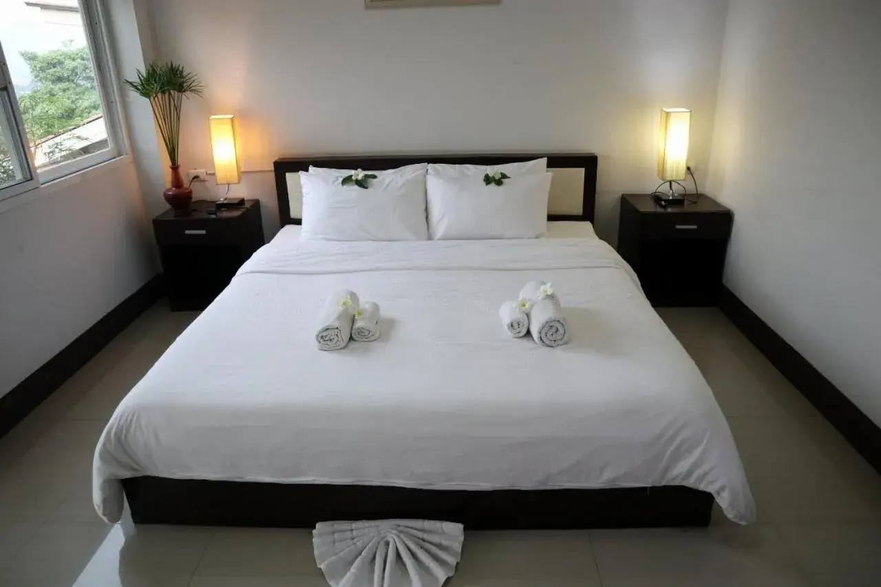 Single Room with Balcony - single occupancy in ChiangRai Lake Hill Single Room with Balcony - single occupancy in ChiangRai Lake Hill