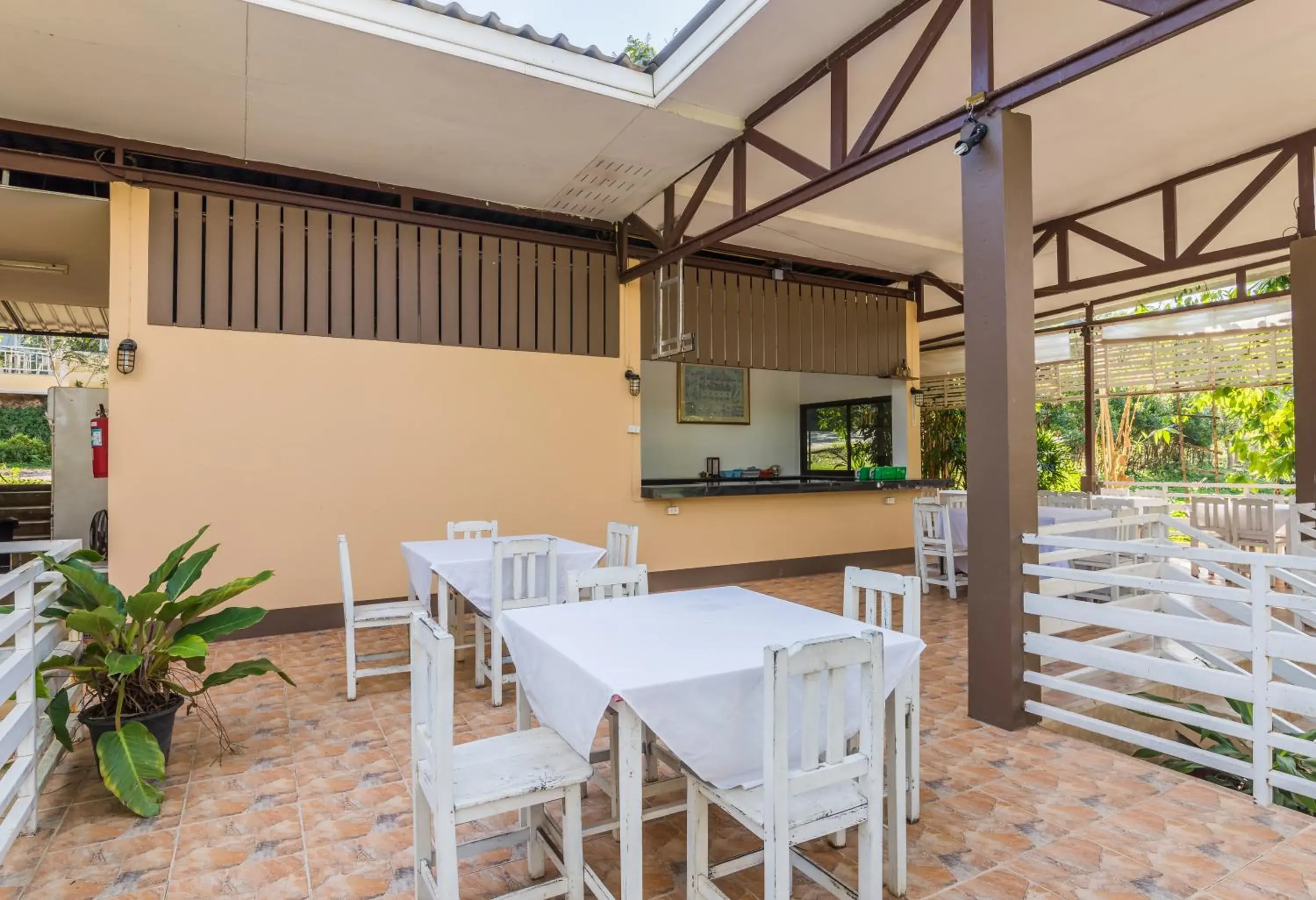 Restaurant/places to eat in ChiangRai Lake Hill Restaurant/places to eat in ChiangRai Lake Hill