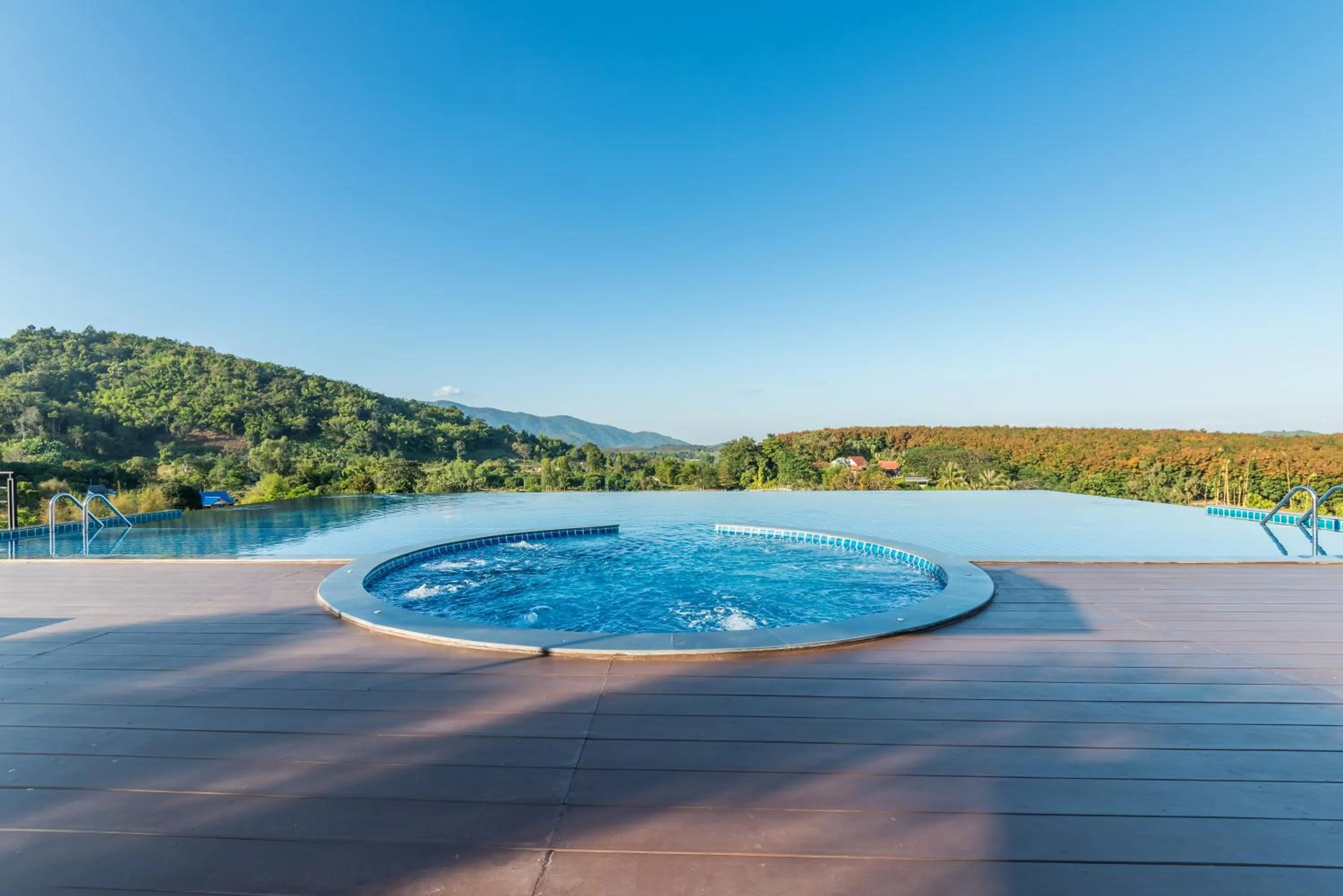 Property building in ChiangRai Lake Hill