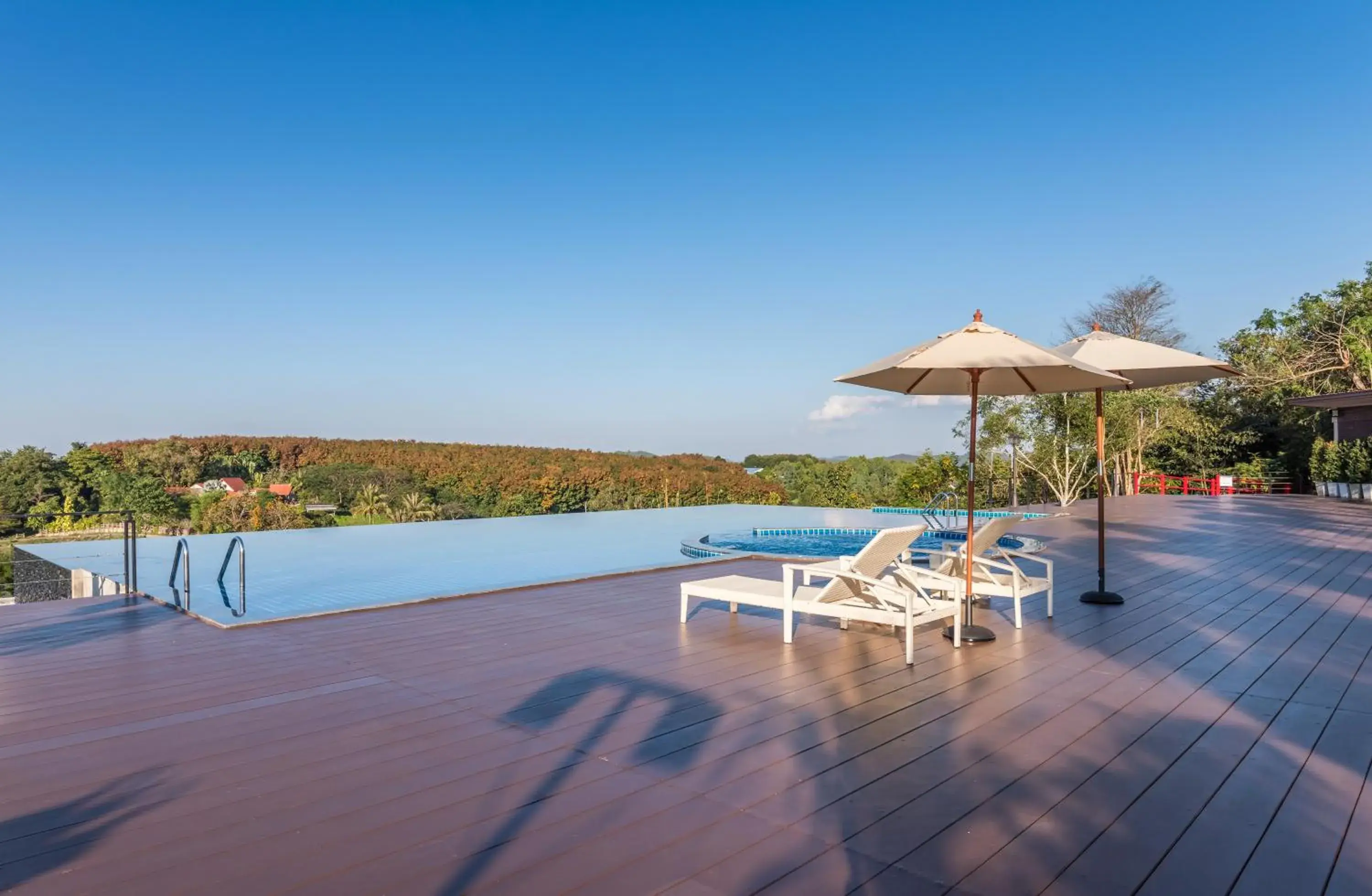 Property building in ChiangRai Lake Hill Property building in ChiangRai Lake Hill