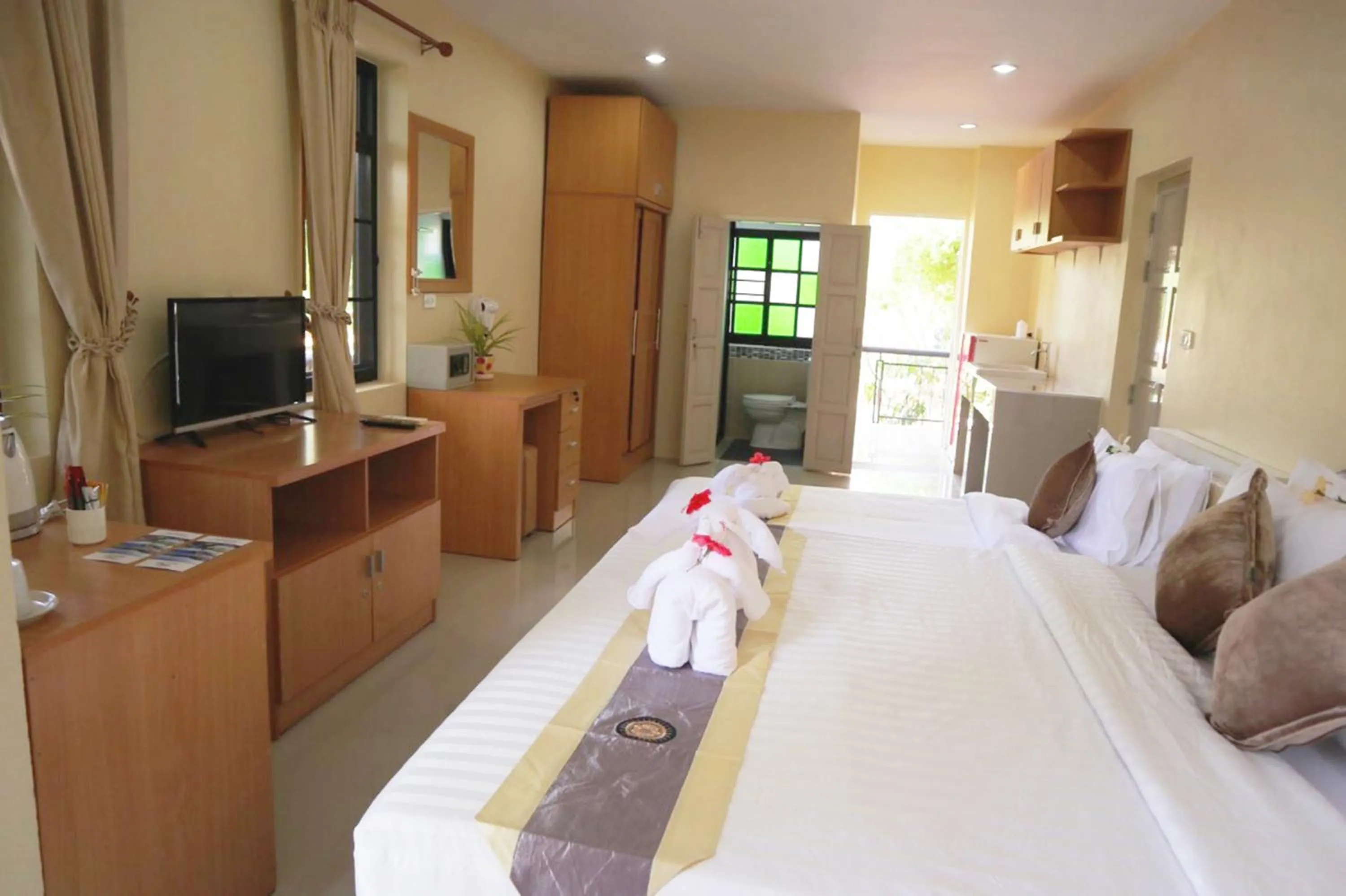 Bed in ChiangRai Lake Hill