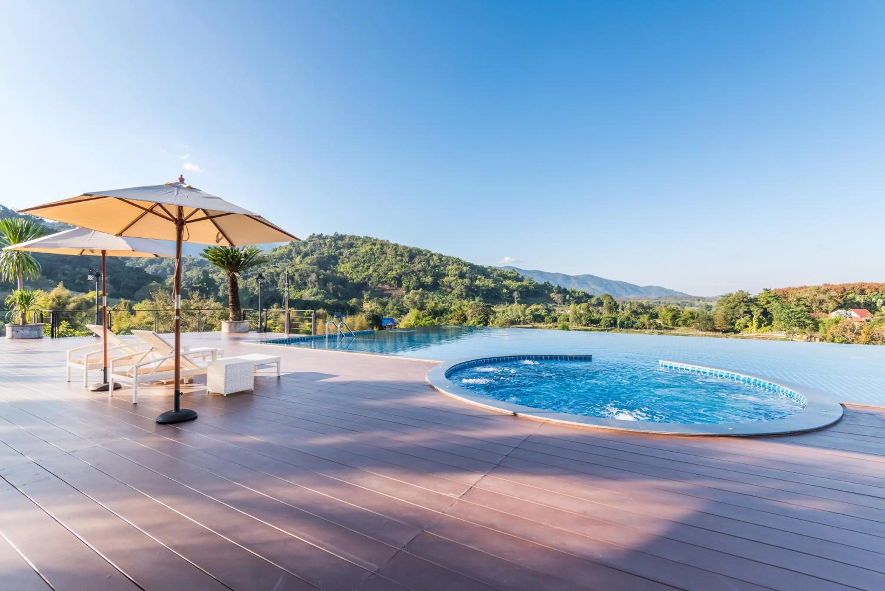 Property building in ChiangRai Lake Hill