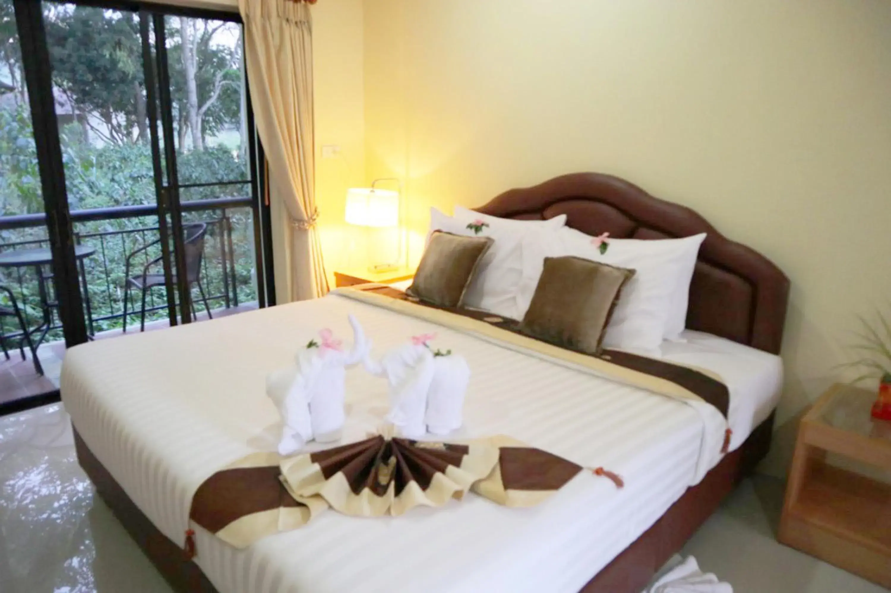 Deluxe Single Room with Balcony - single occupancy in ChiangRai Lake Hill Deluxe Single Room with Balcony - single occupancy in ChiangRai Lake Hill