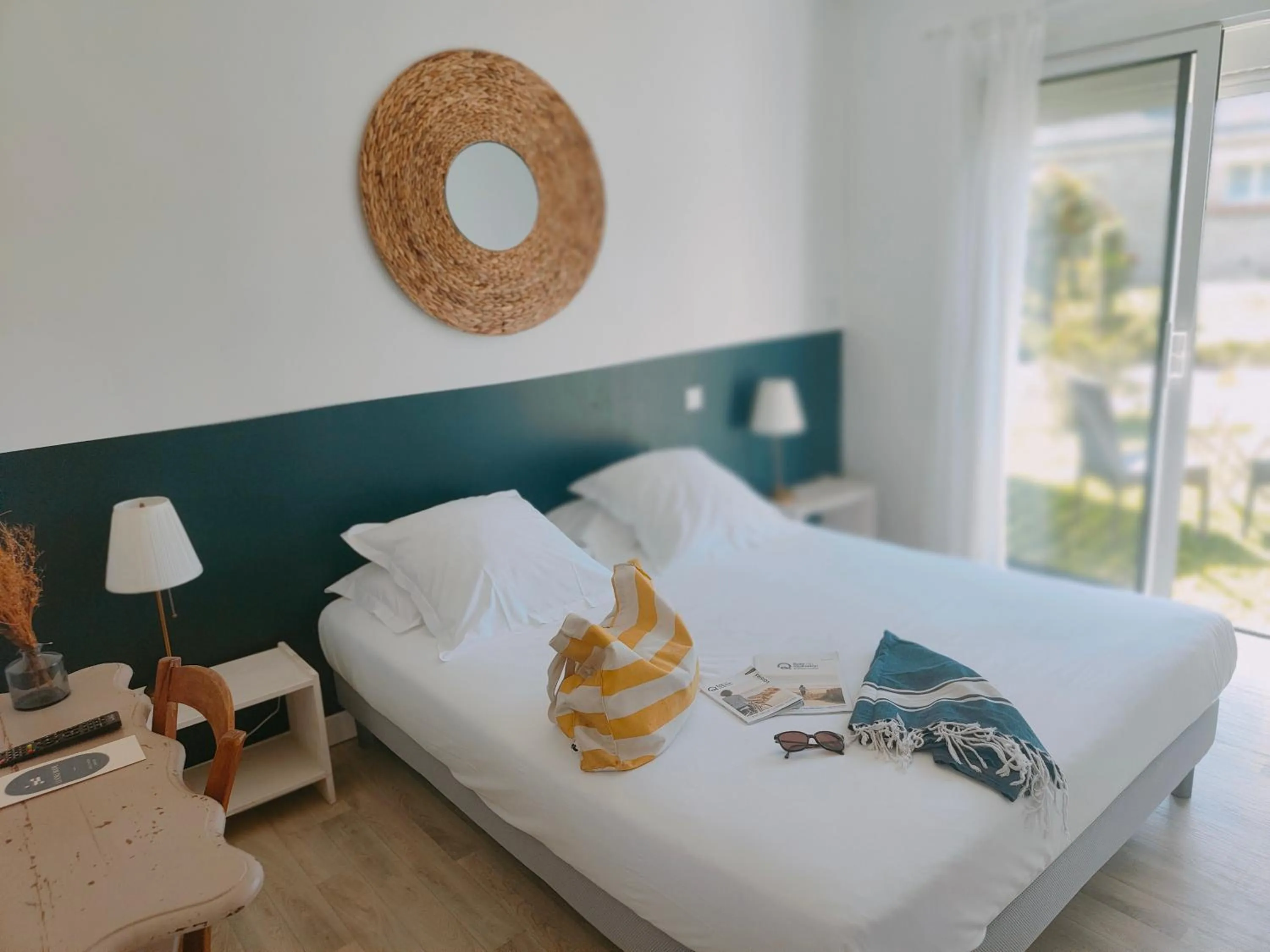 Photo of the whole room, Bed in Hôtel Restaurant La Voile Bleue