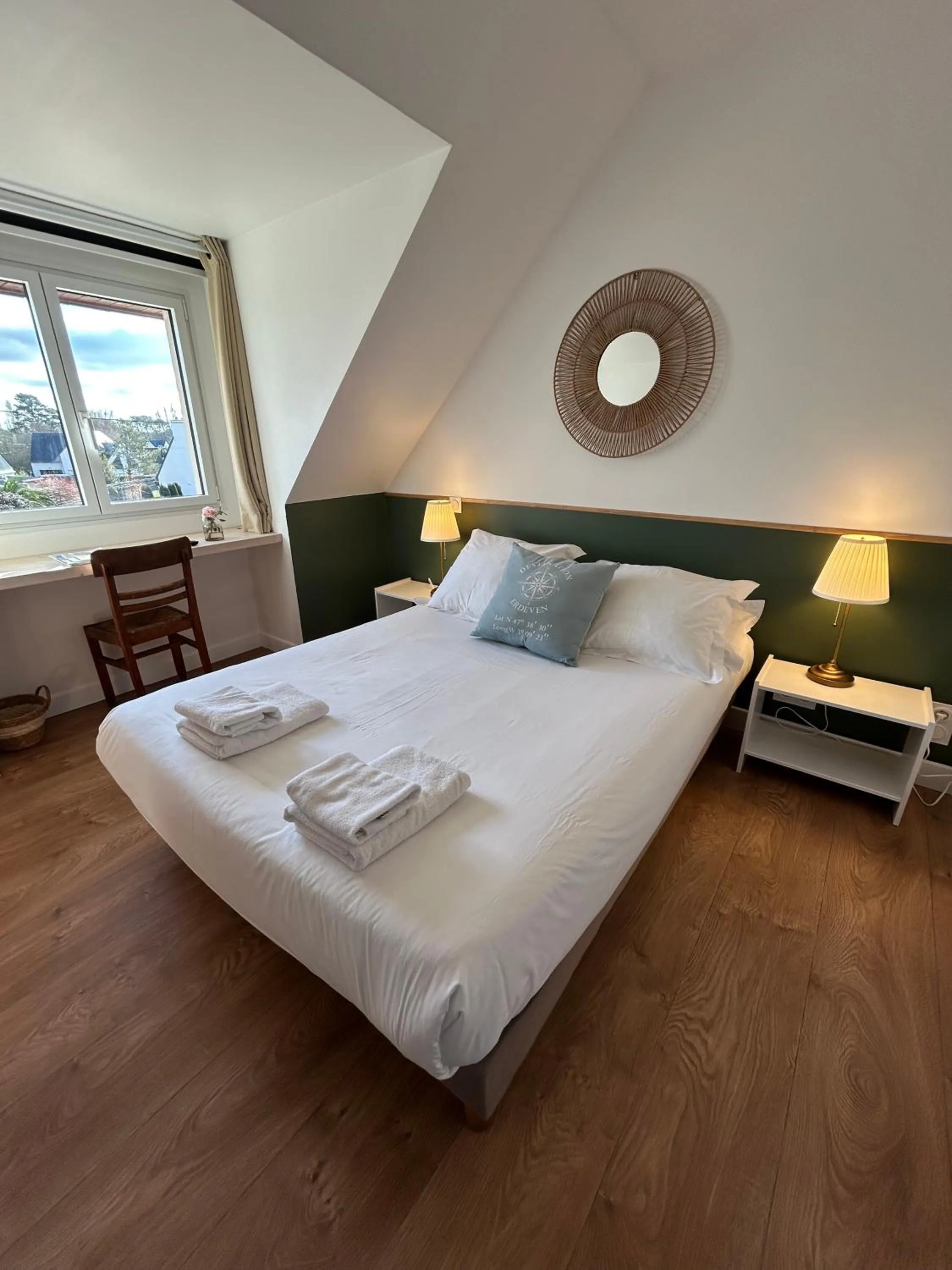 Bedroom, Bed in Hôtel Restaurant La Voile Bleue