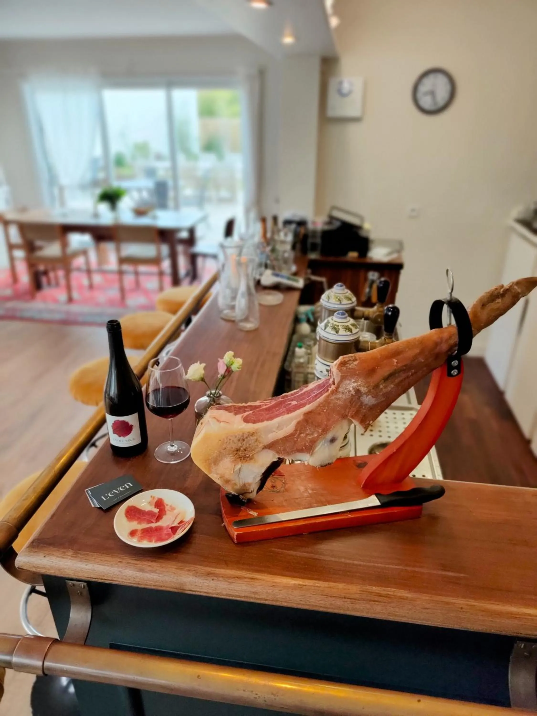 Restaurant/places to eat in Hôtel Restaurant La Voile Bleue