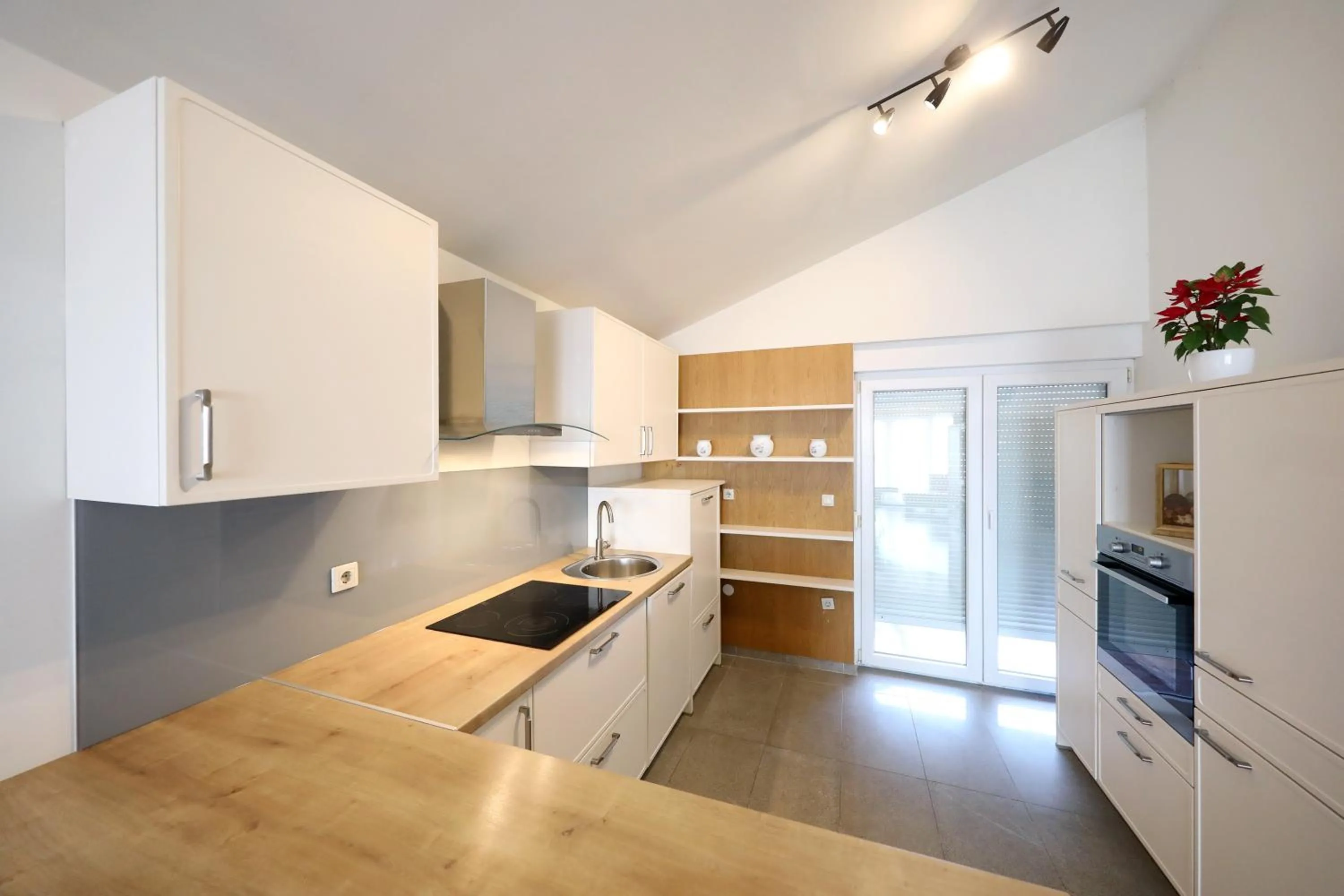 Three-Bedroom Apartment in Bellevue Hill apartment