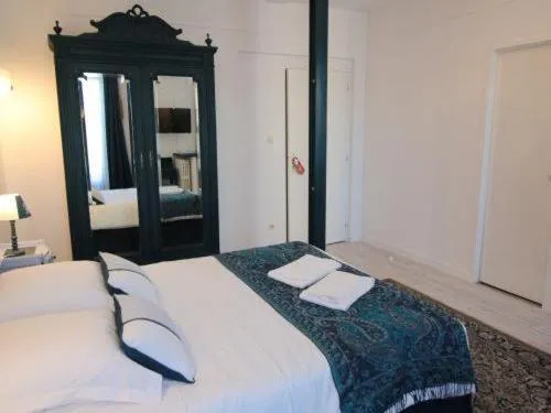 Photo of the whole room in Hôtel Au Clos Paillé La Roche Posay