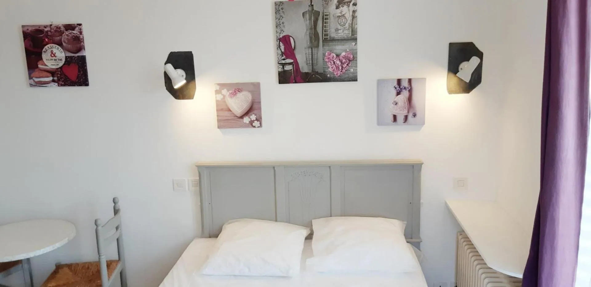 Photo of the whole room in Hôtel Au Clos Paillé La Roche Posay