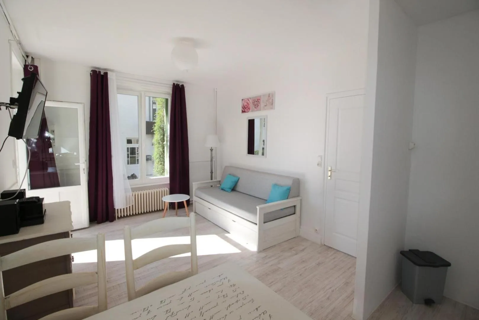 Living room in Hôtel Au Clos Paillé La Roche Posay