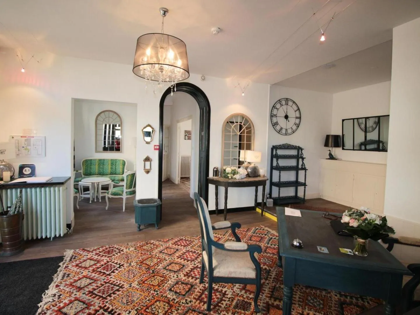 Lobby or reception in Hôtel Au Clos Paillé La Roche Posay