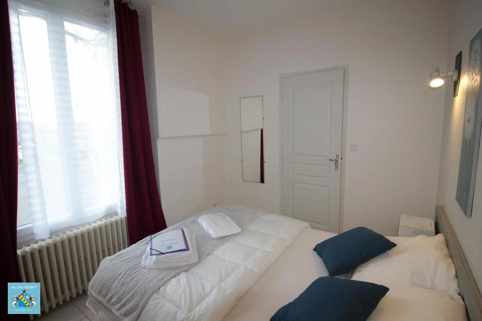 Photo of the whole room in Hôtel Au Clos Paillé La Roche Posay