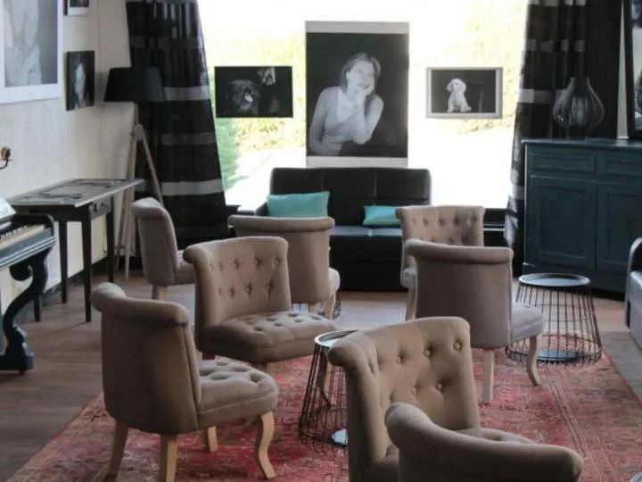 Living room in Hôtel Au Clos Paillé La Roche Posay