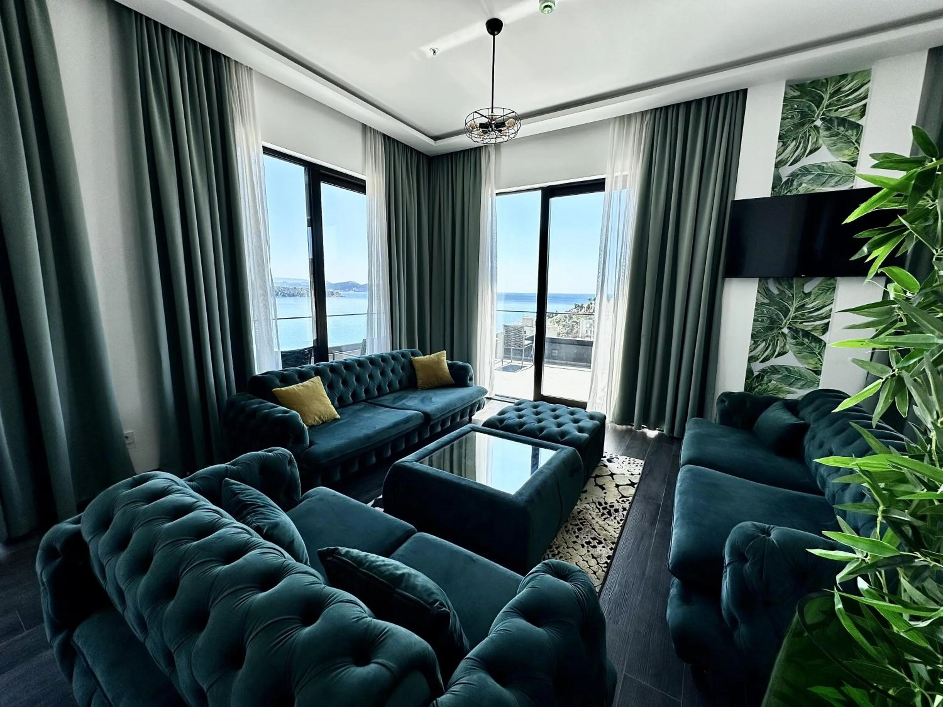 Communal lounge/ TV room in Hotel Del Medio