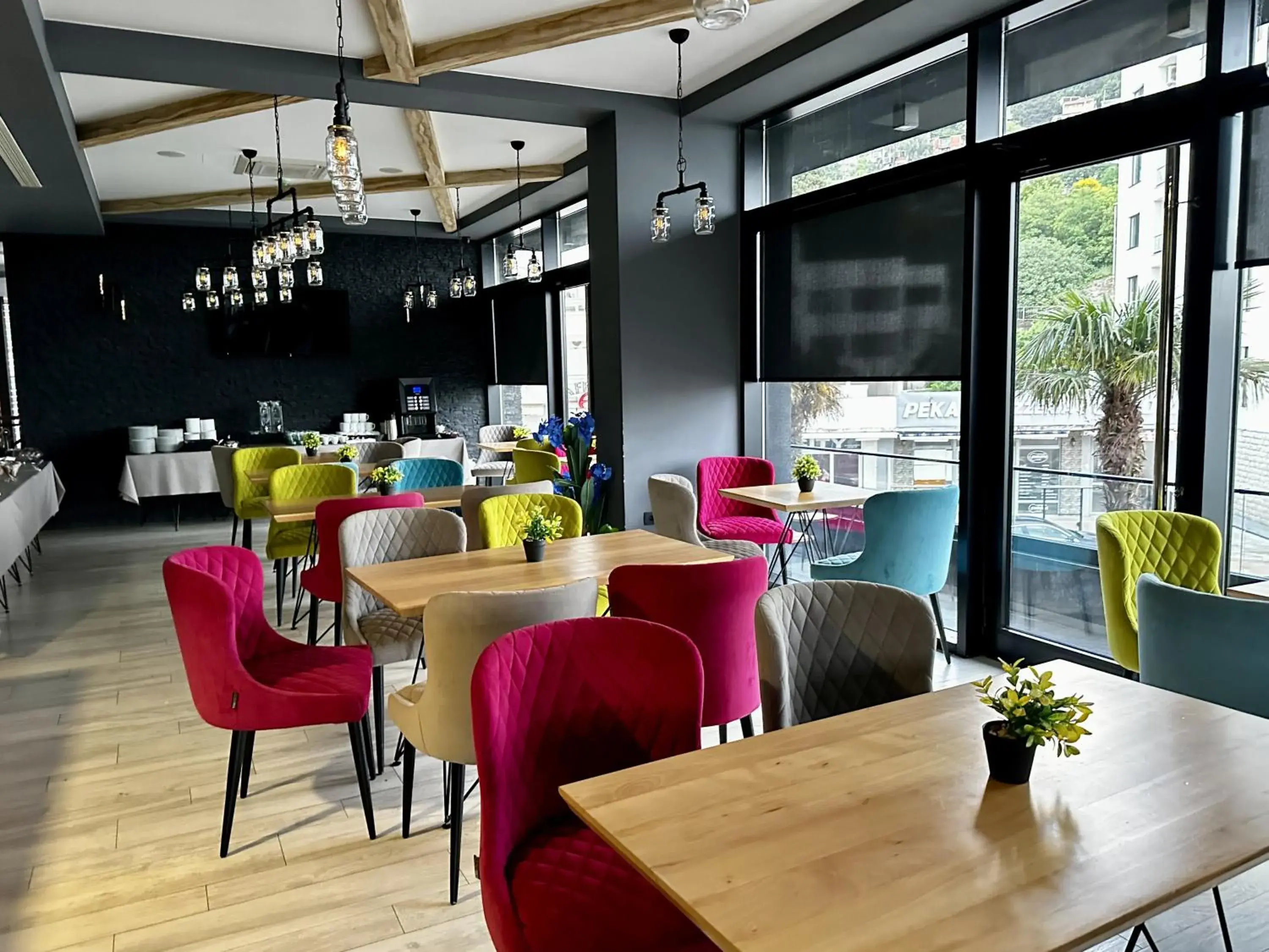 Restaurant/places to eat in Hotel Del Medio Restaurant/places to eat in Hotel Del Medio