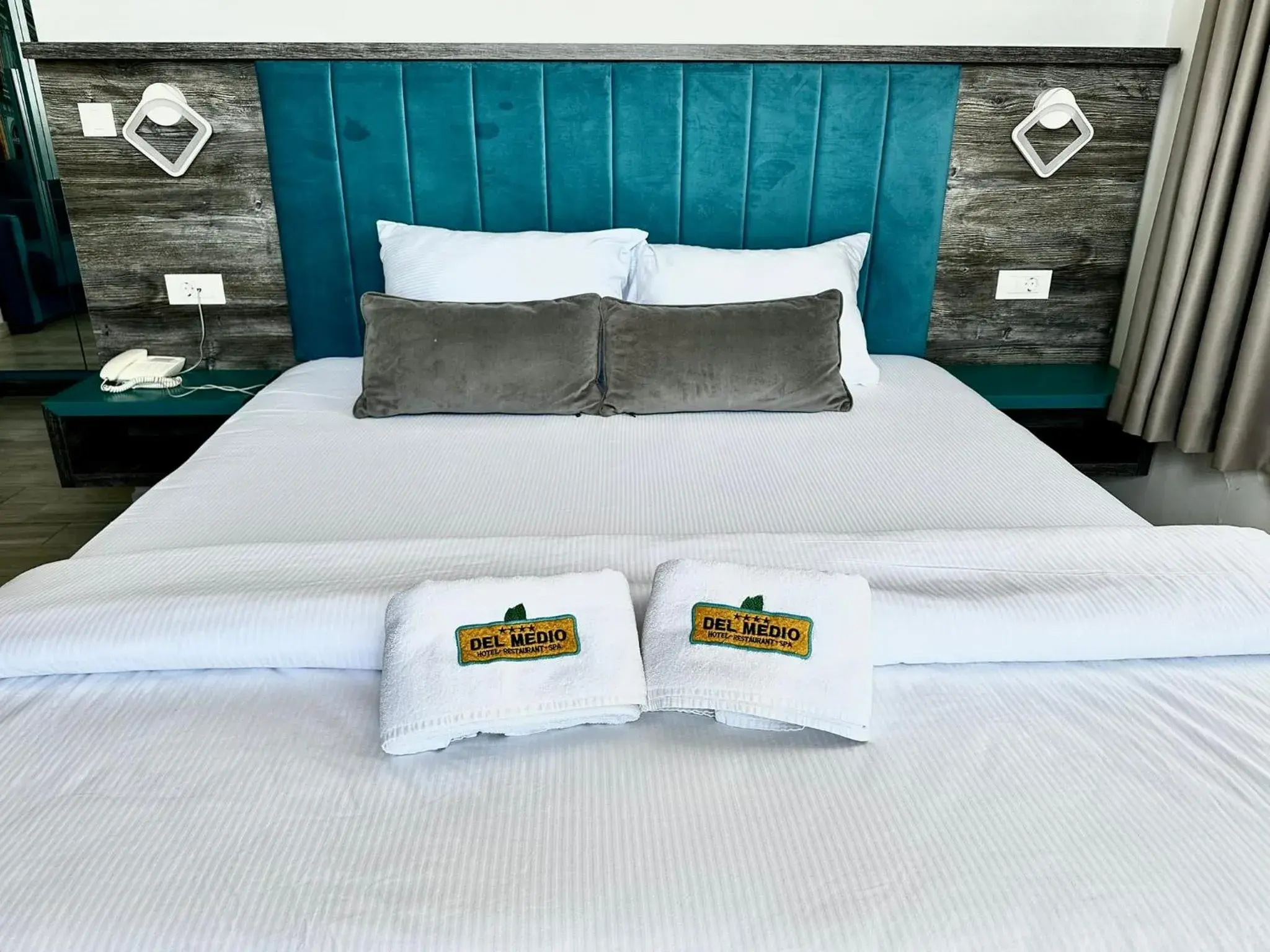 Bed in Hotel Del Medio Bed in Hotel Del Medio