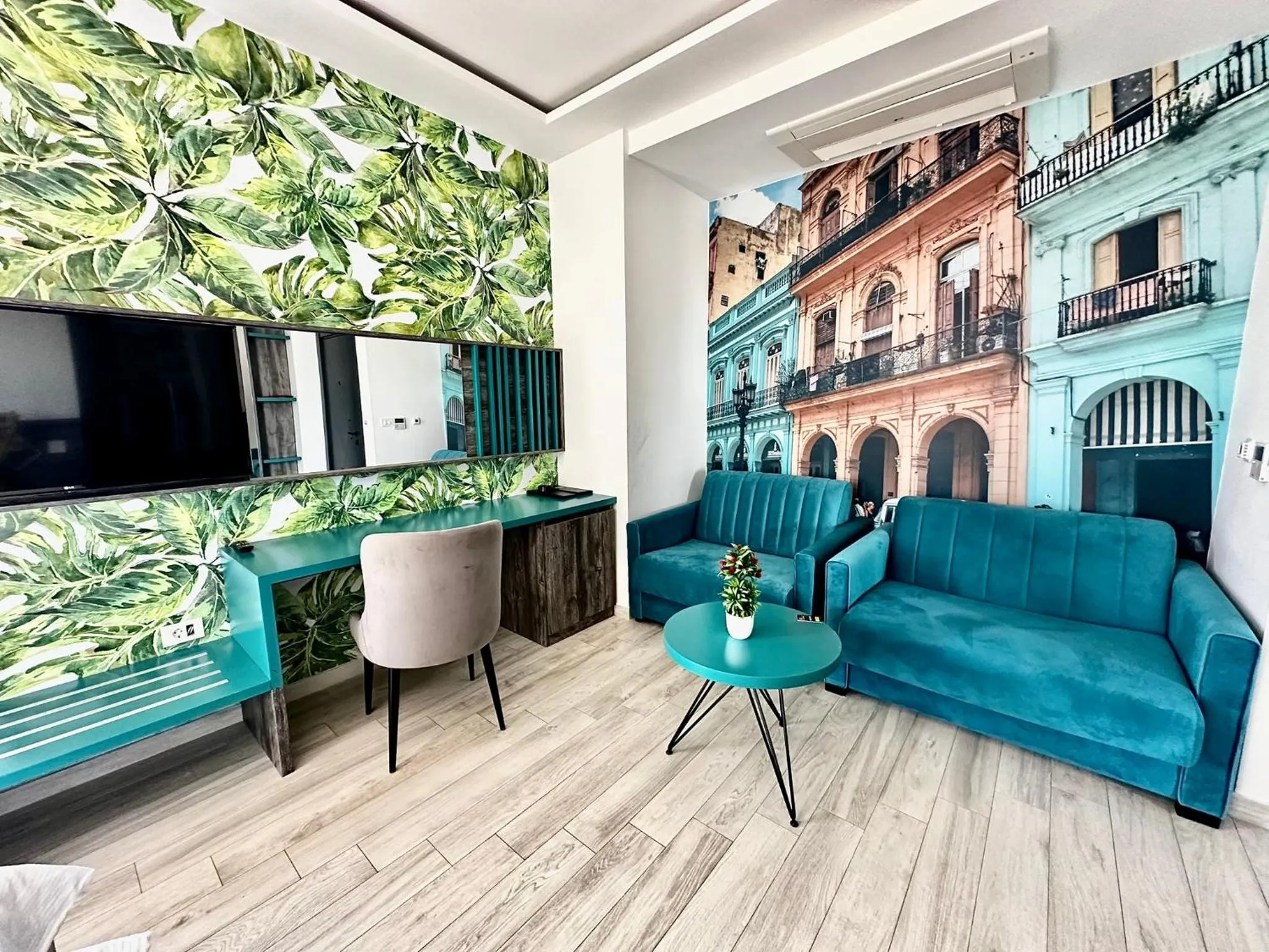 TV and multimedia in Hotel Del Medio