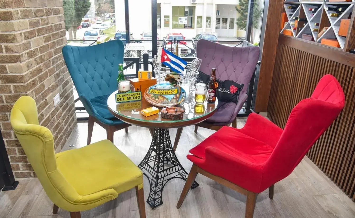 Restaurant/places to eat in Hotel Del Medio Restaurant/places to eat in Hotel Del Medio