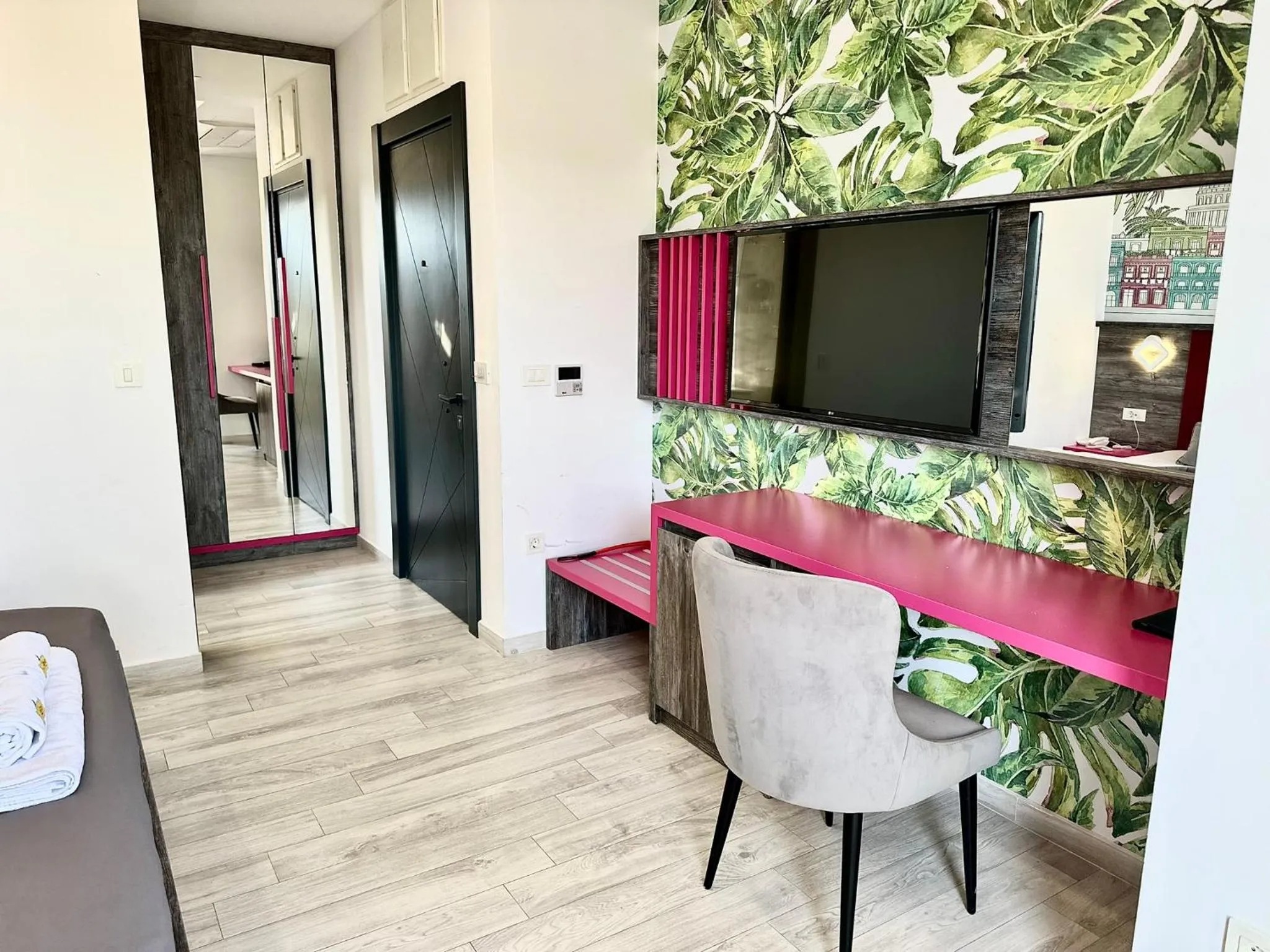 TV and multimedia in Hotel Del Medio