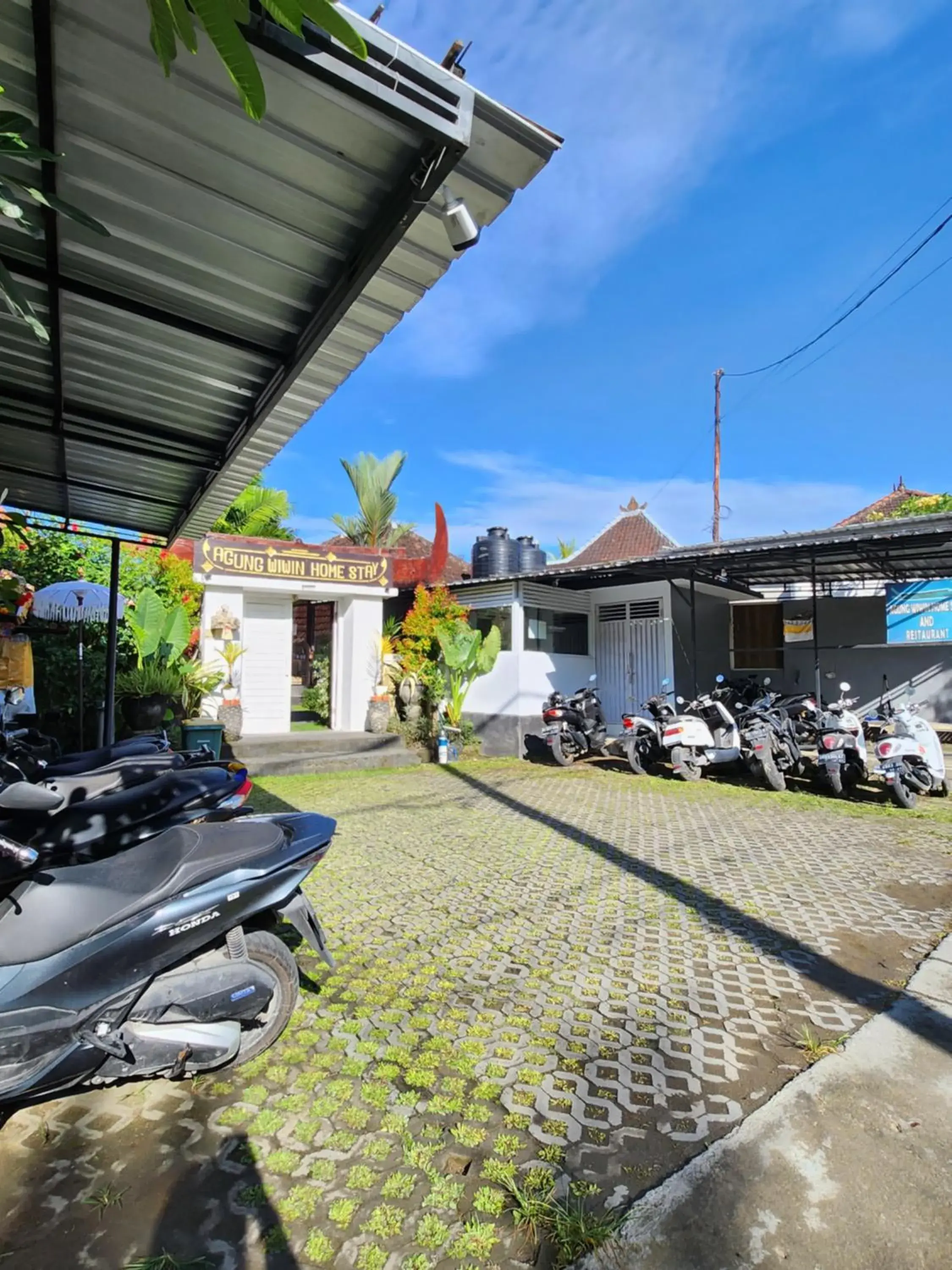 Facade/entrance in Agung Wiwin Homestay & Restaurant Facade/entrance in Agung Wiwin Homestay & Restaurant