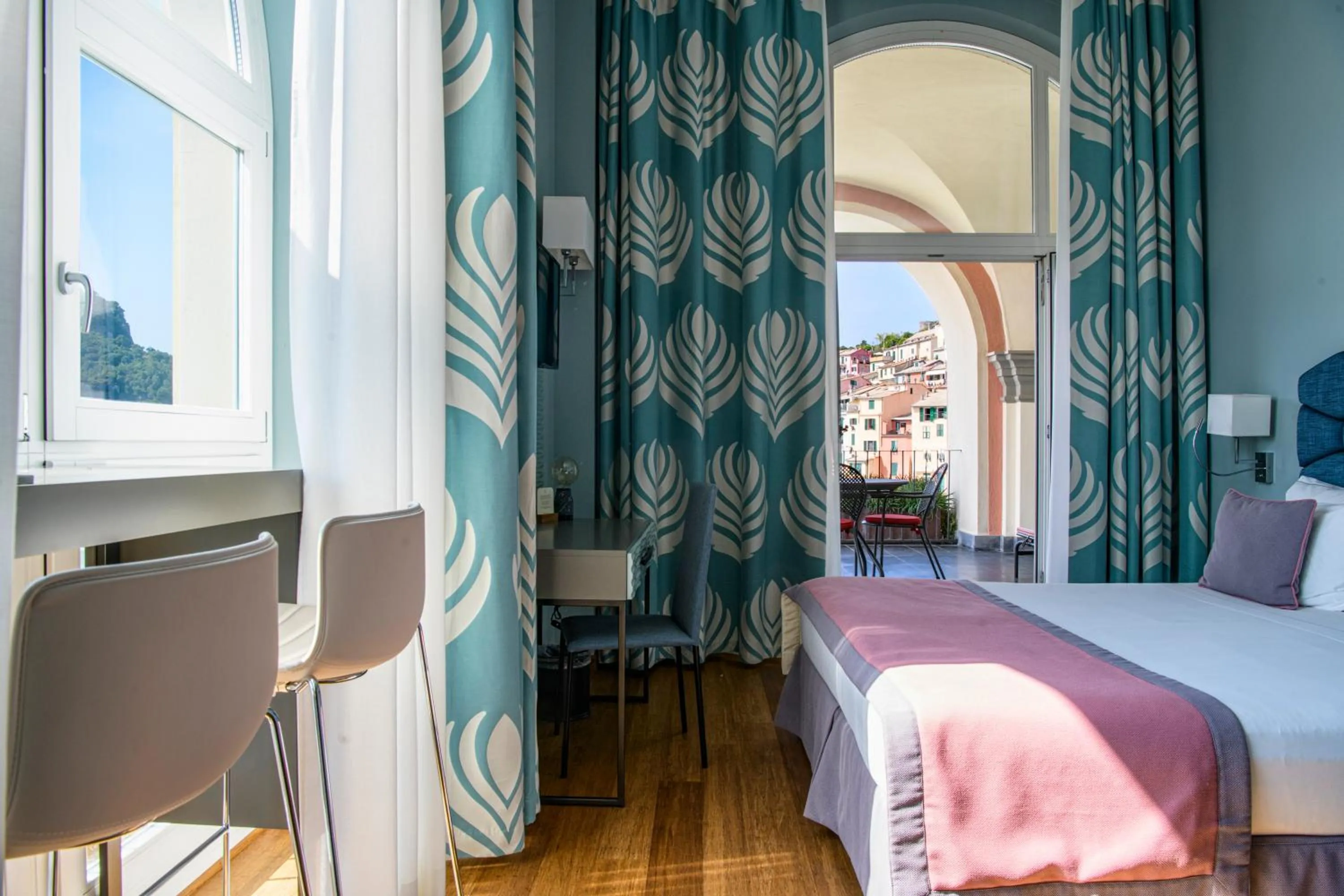 View (from property/room), Bed in Grand Hotel Portovenere