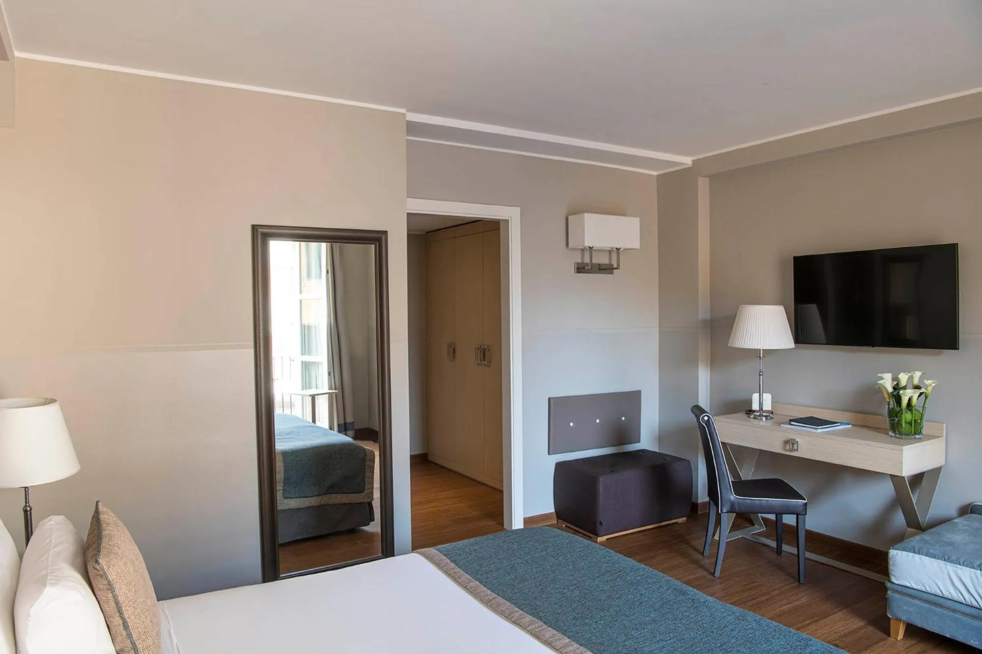 Photo of the whole room, Bed in Grand Hotel Portovenere