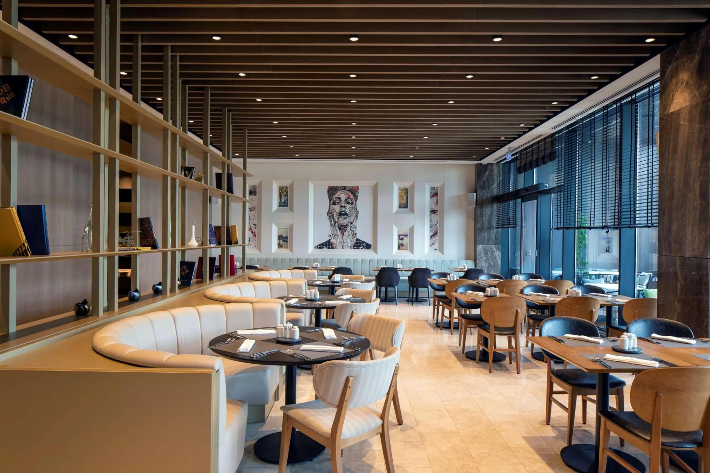 Restaurant/places to eat in Radisson Blu Hotel & Conference Center, Niamey