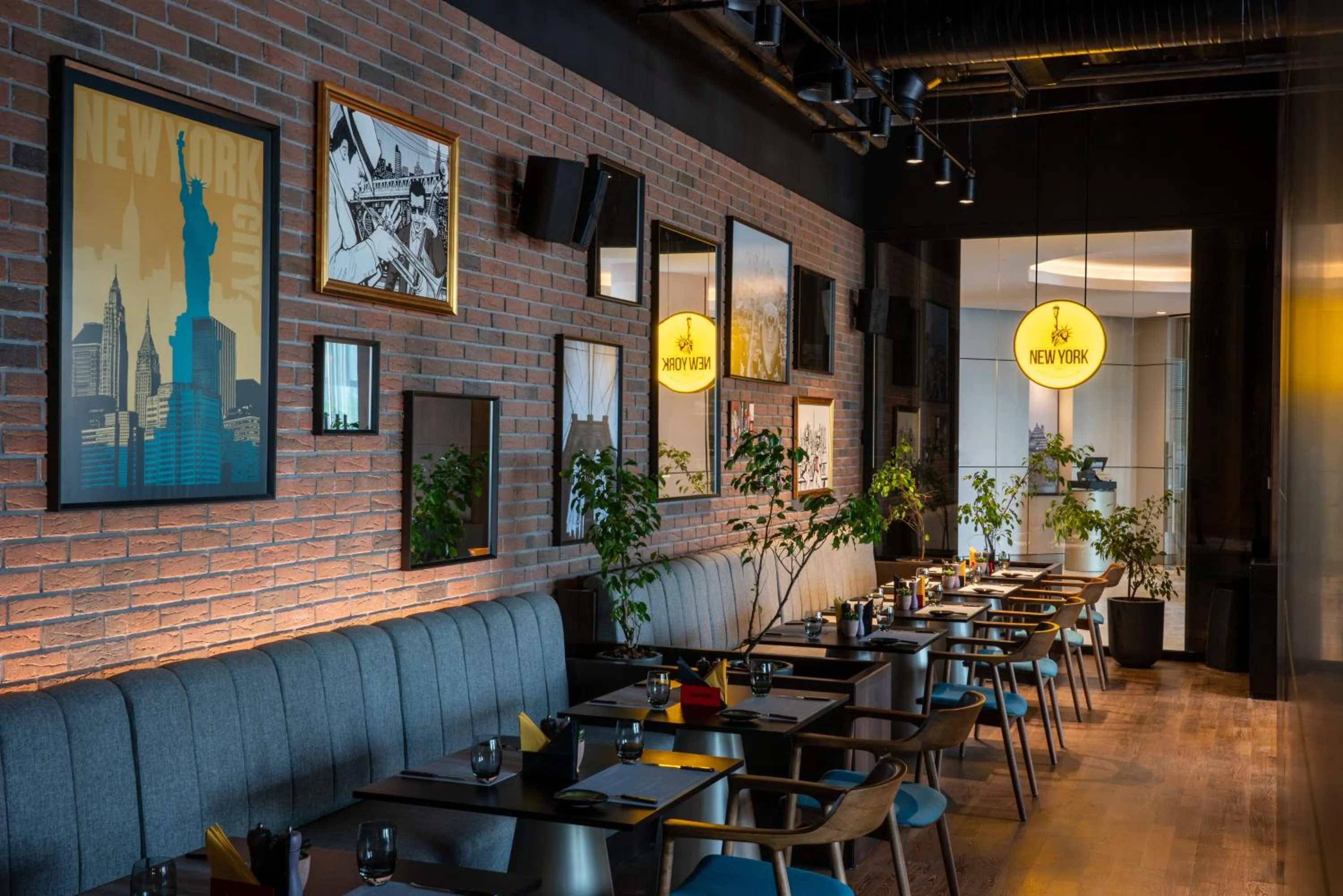 Restaurant/places to eat in Radisson Blu Hotel & Conference Center, Niamey