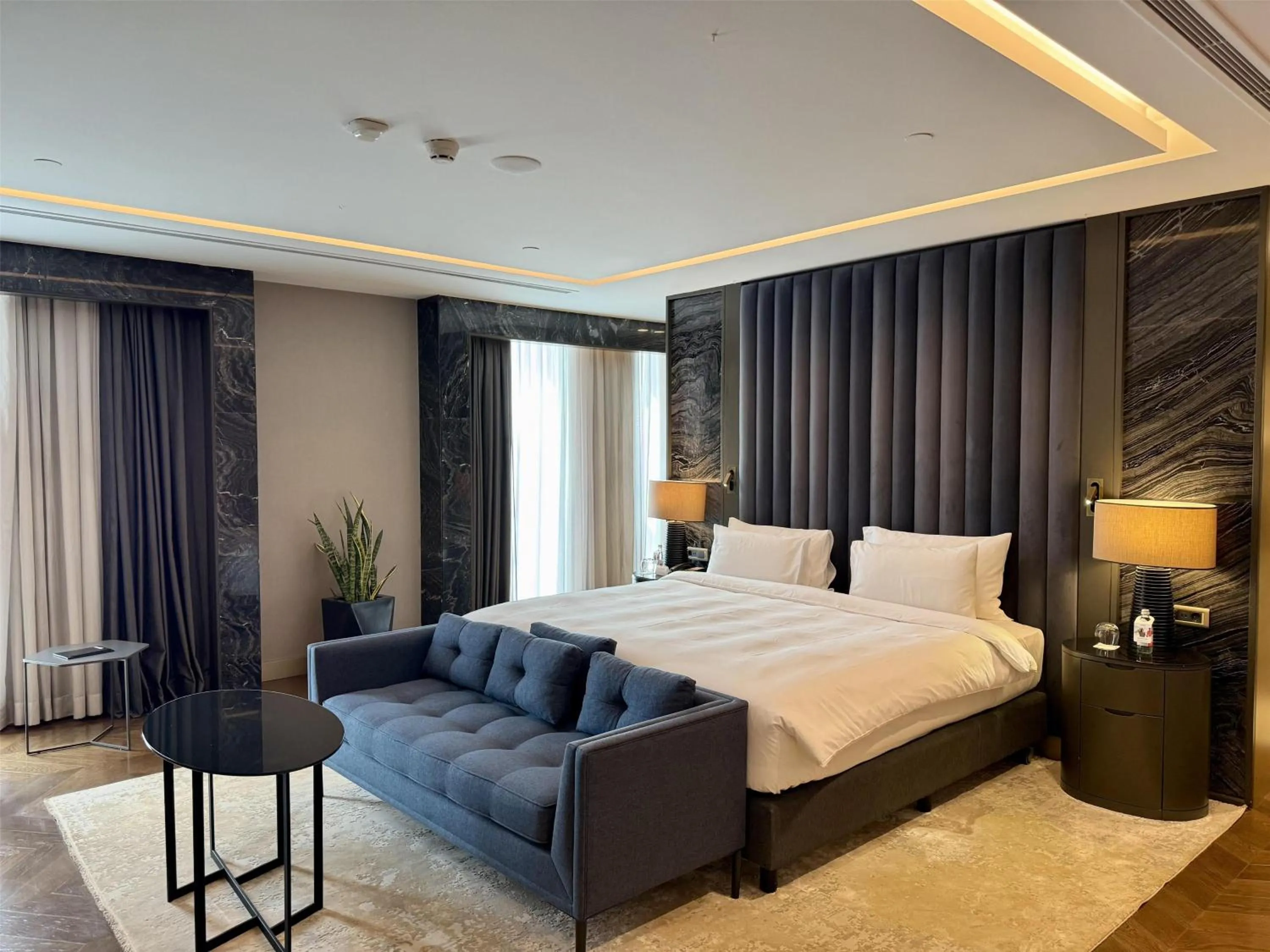 Photo of the whole room, Bed in Radisson Blu Hotel & Conference Center, Niamey