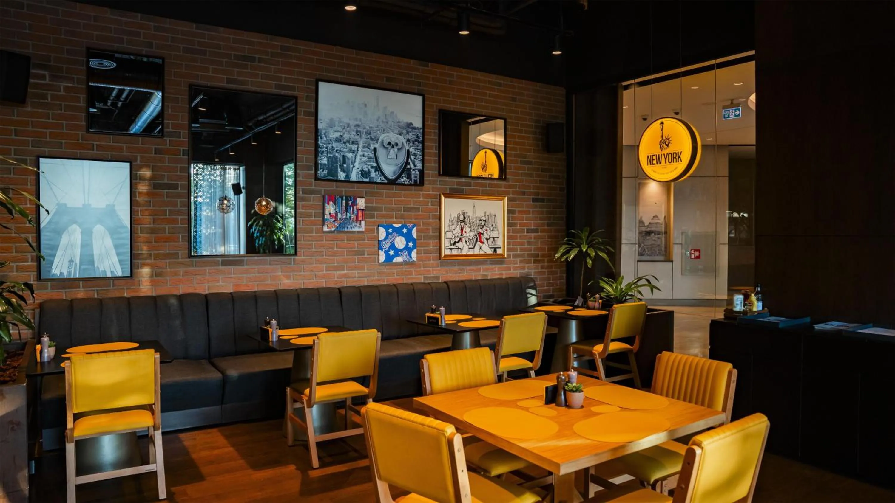 Restaurant/places to eat in Radisson Blu Hotel & Conference Center, Niamey